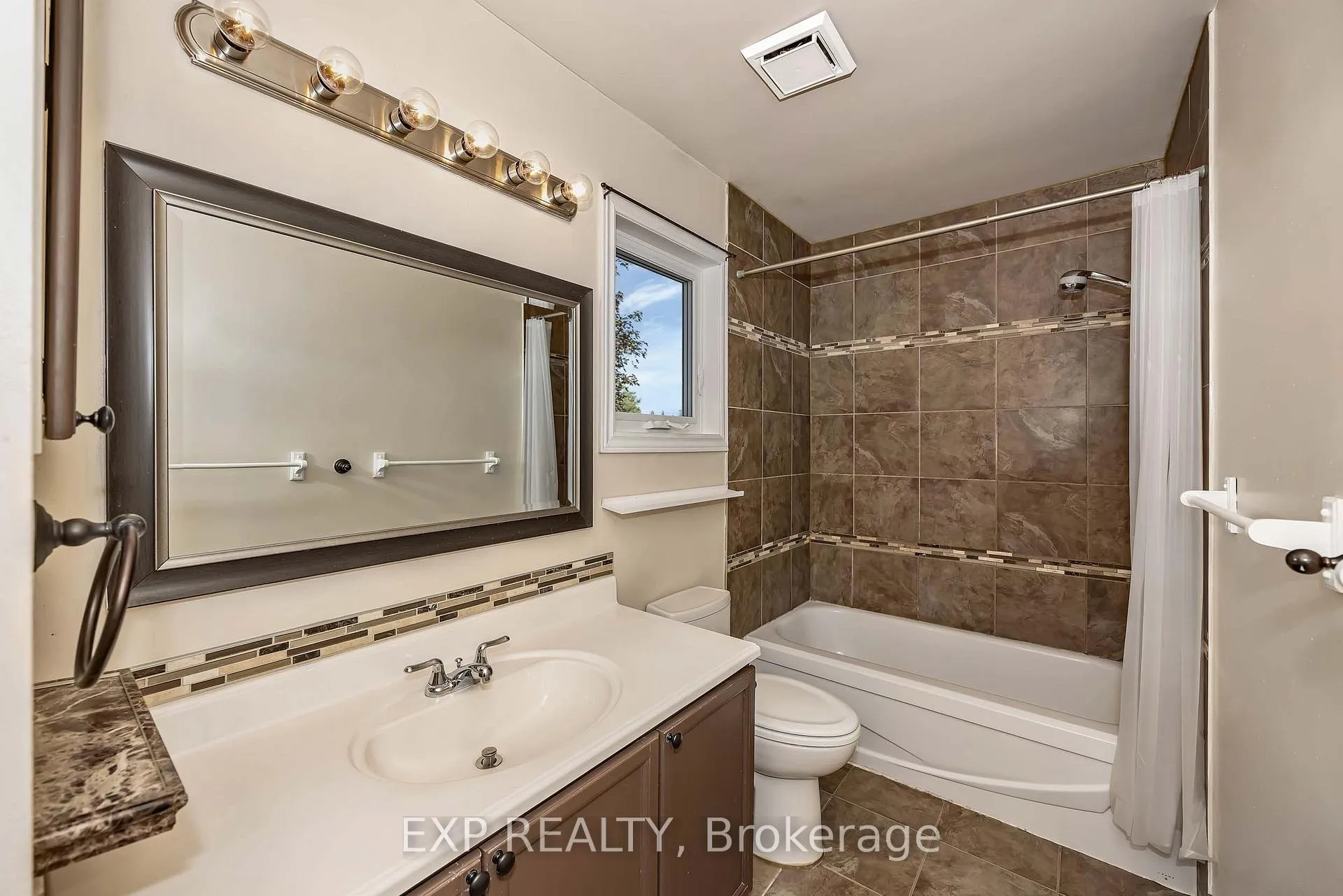 Photo 20 of 1242 St Jean Street, Ottawa, Convent Glen South — HOMEH