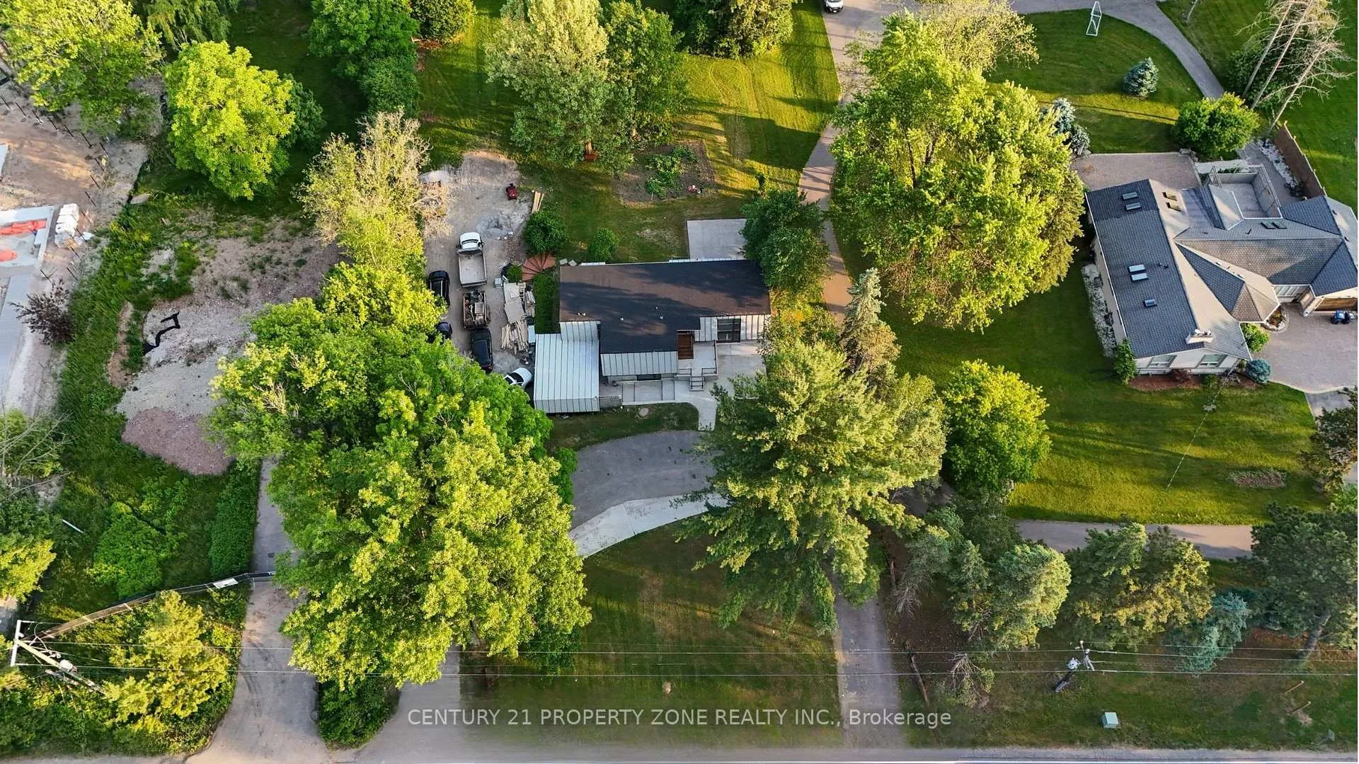 Photo 5 of 8420 Creditview Road, Brampton, Credit Valley — HOMEH