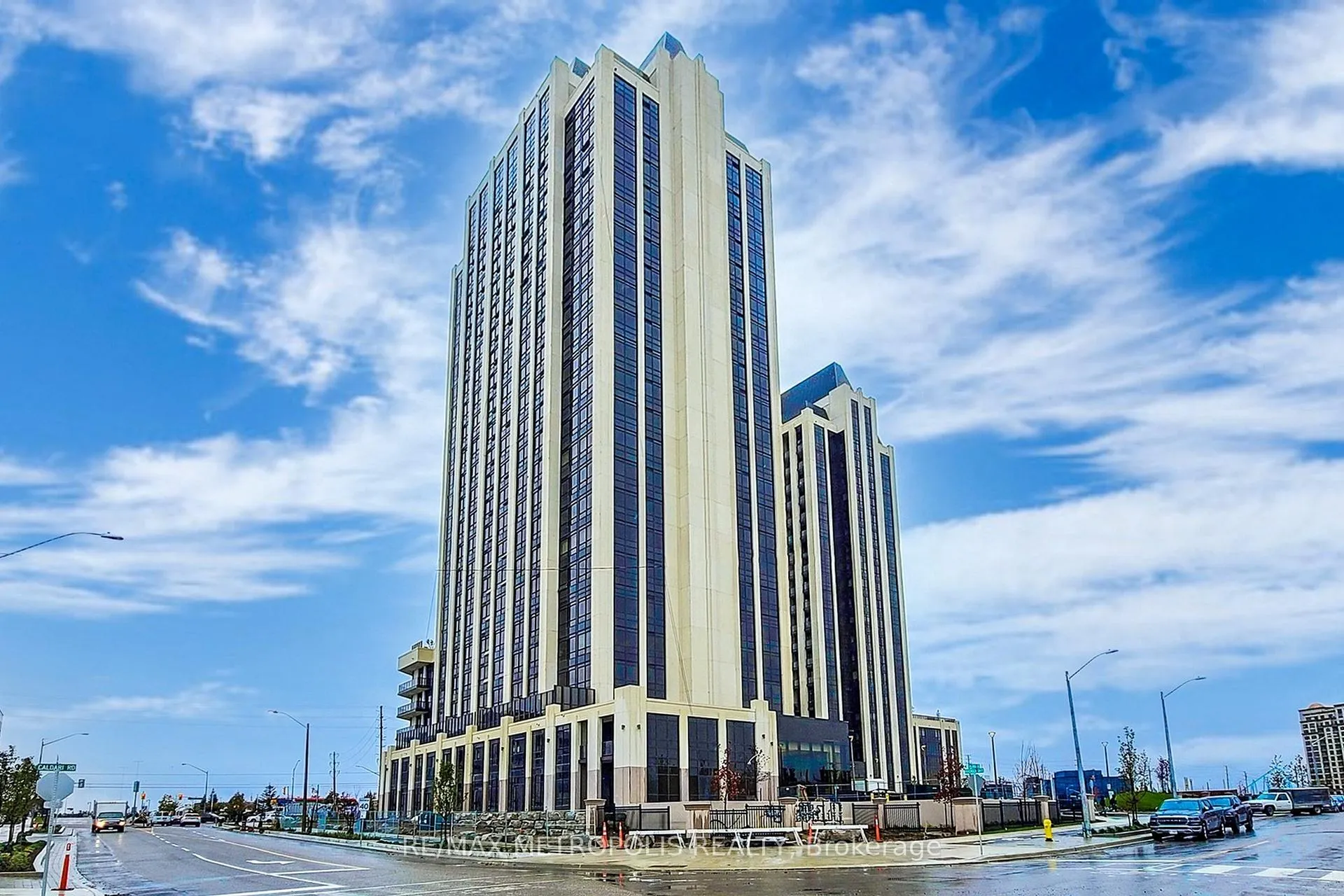 Photo 1 of Unit PH08, 9075 Jane Street, Vaughan, Concord — HOMEH