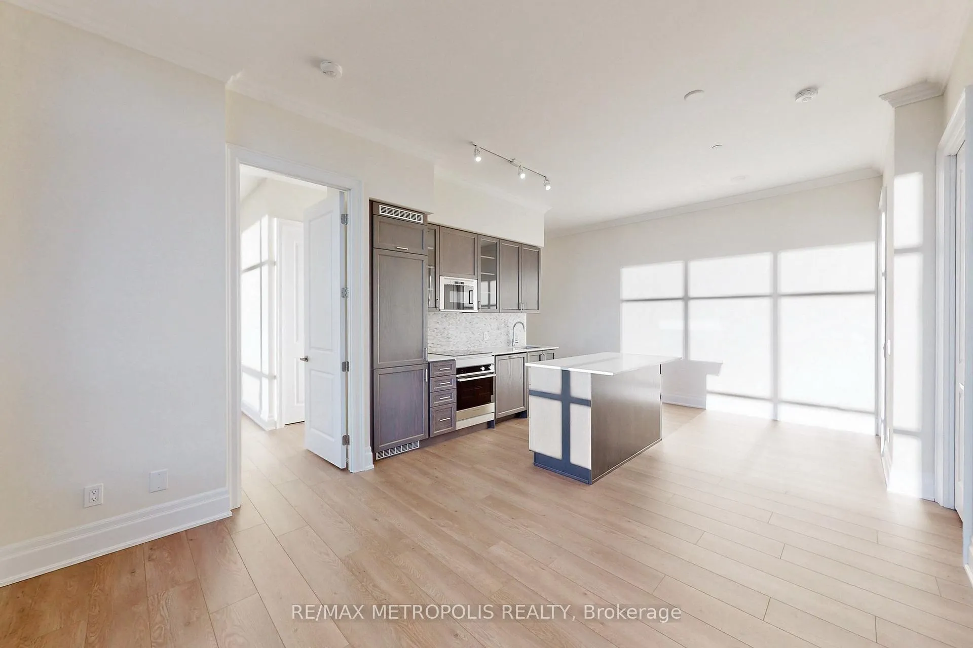 Photo 7 of Unit PH08, 9075 Jane Street, Vaughan, Concord — HOMEH