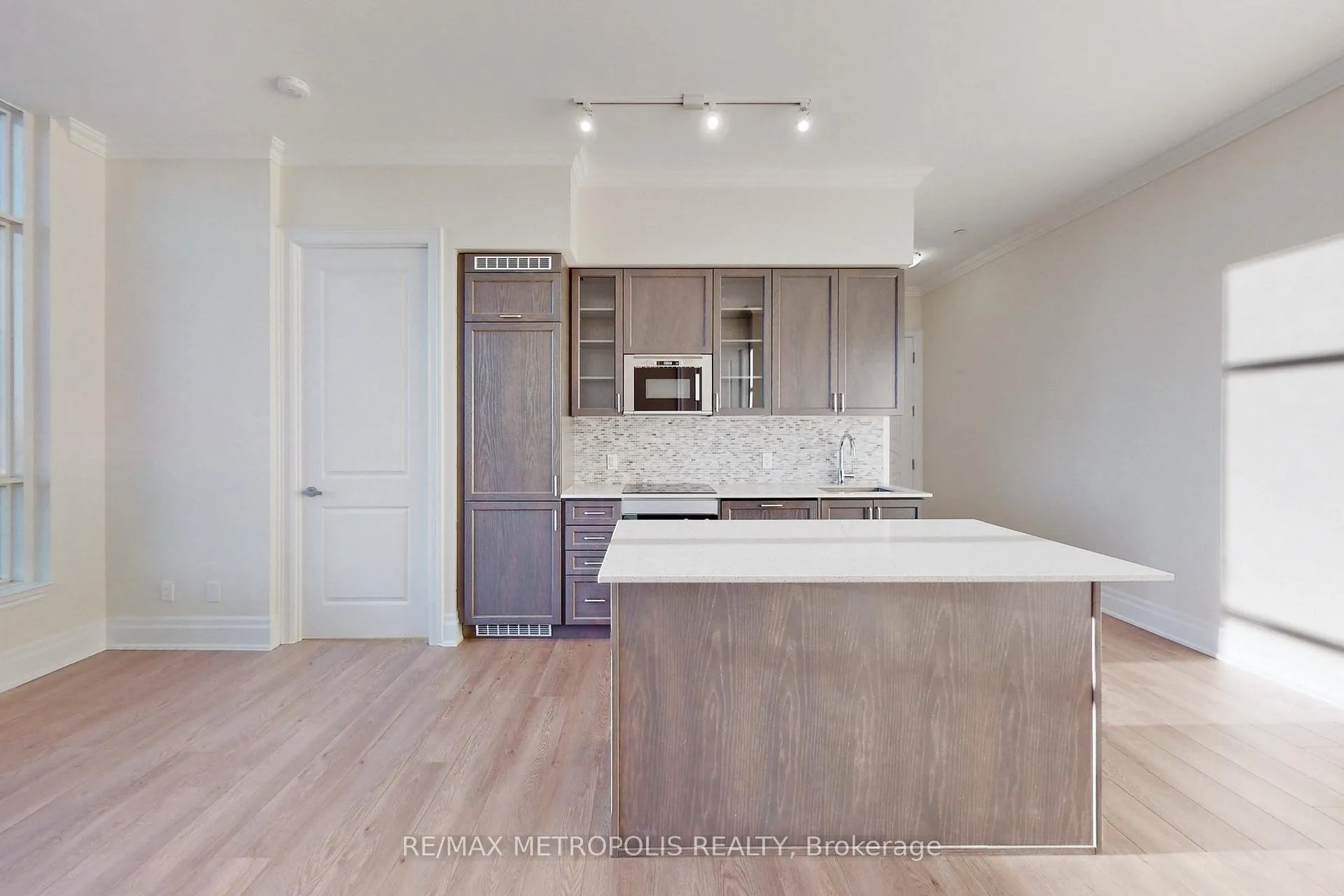Photo 9 of Unit PH08, 9075 Jane Street, Vaughan, Concord — HOMEH