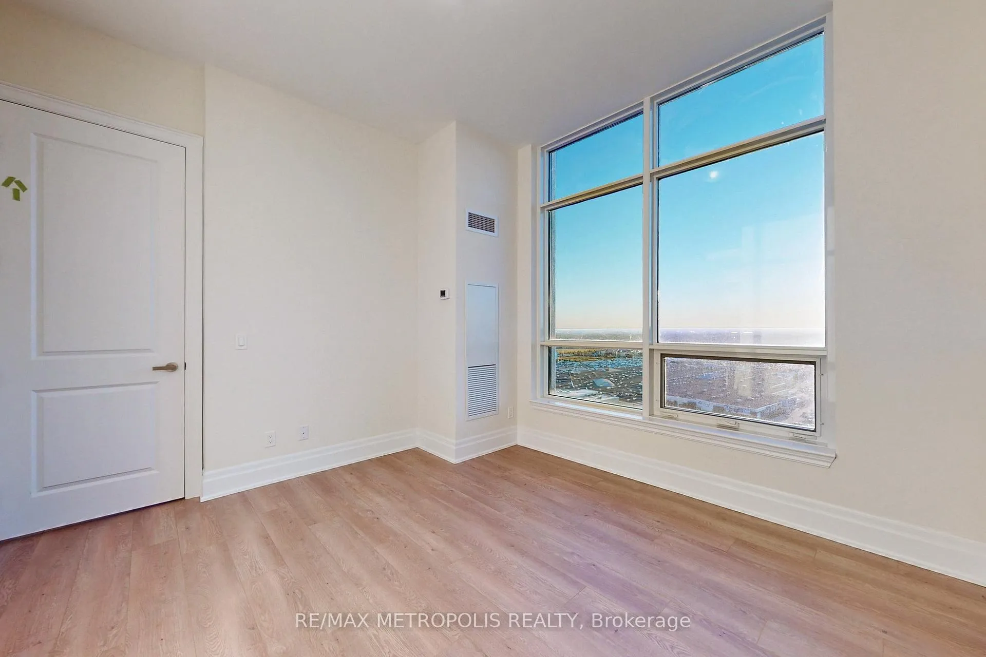 Photo 23 of Unit PH08, 9075 Jane Street, Vaughan, Concord — HOMEH