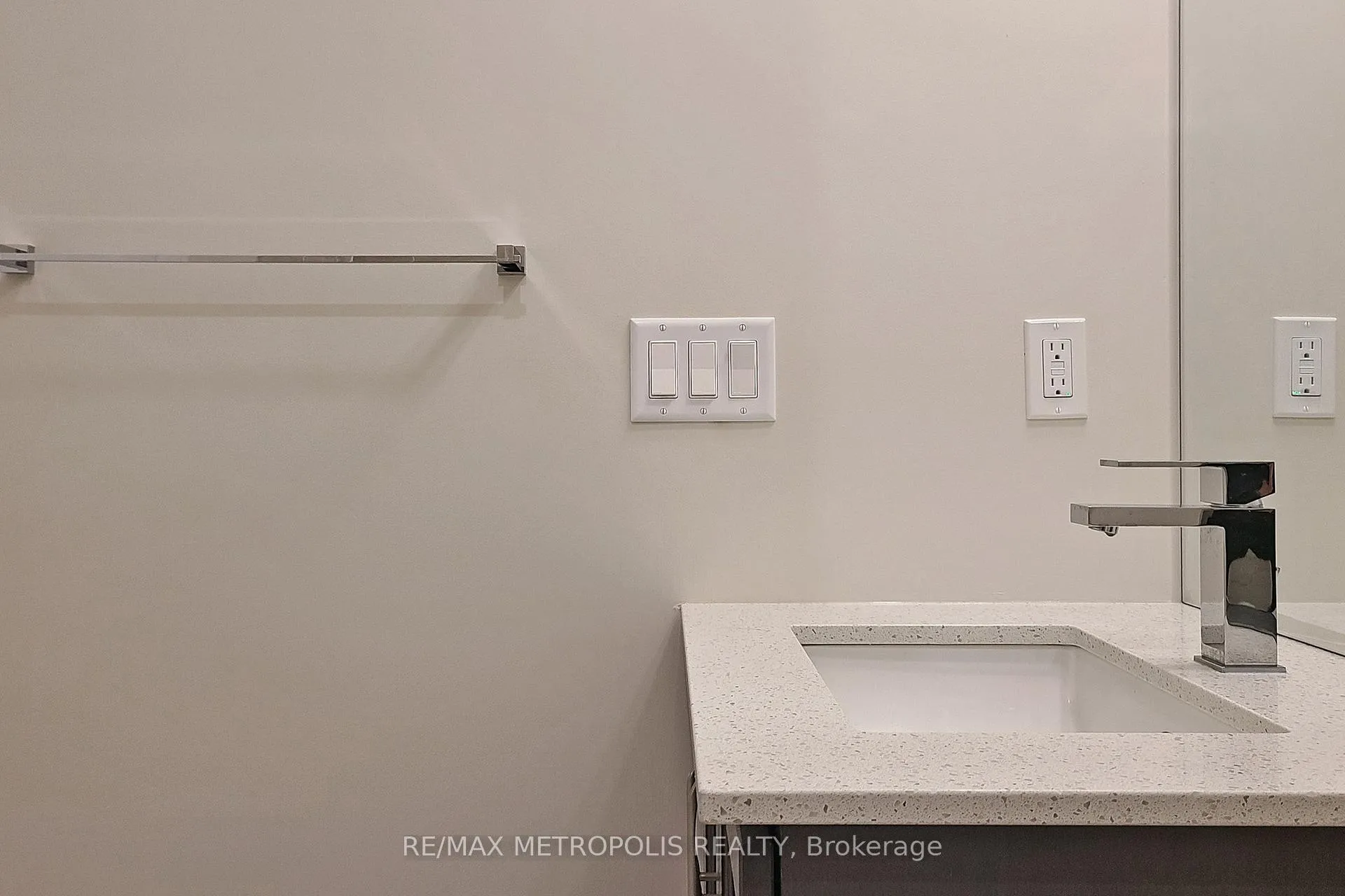Photo 27 of Unit PH08, 9075 Jane Street, Vaughan, Concord — HOMEH