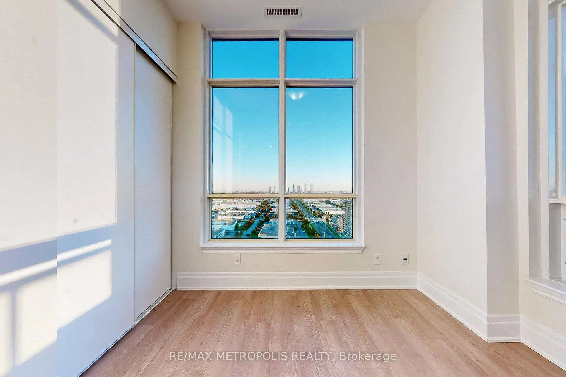 Photo 30 of Unit PH08, 9075 Jane Street, Vaughan, Concord — HOMEH