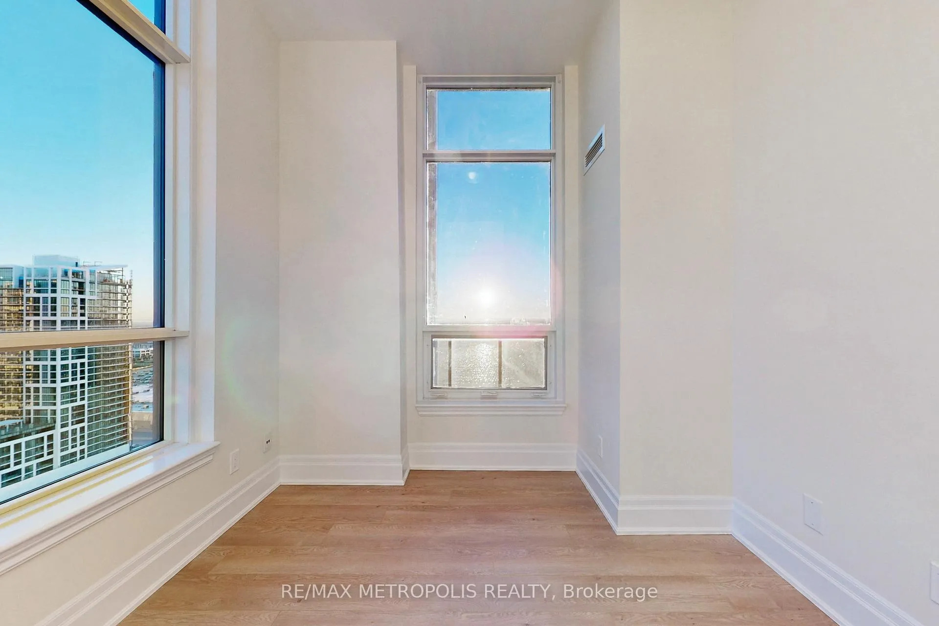 Photo 31 of Unit PH08, 9075 Jane Street, Vaughan, Concord — HOMEH