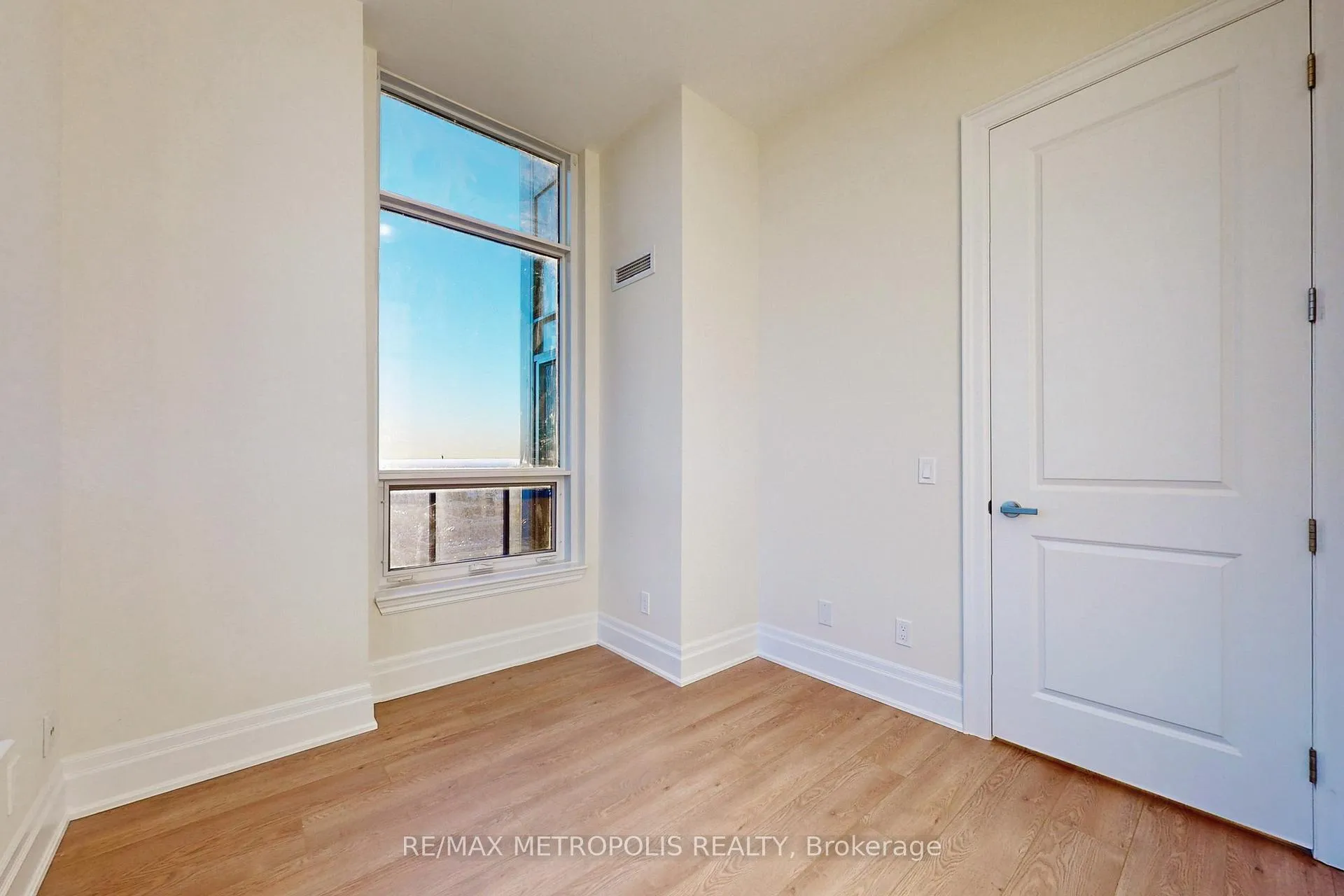 Photo 32 of Unit PH08, 9075 Jane Street, Vaughan, Concord — HOMEH