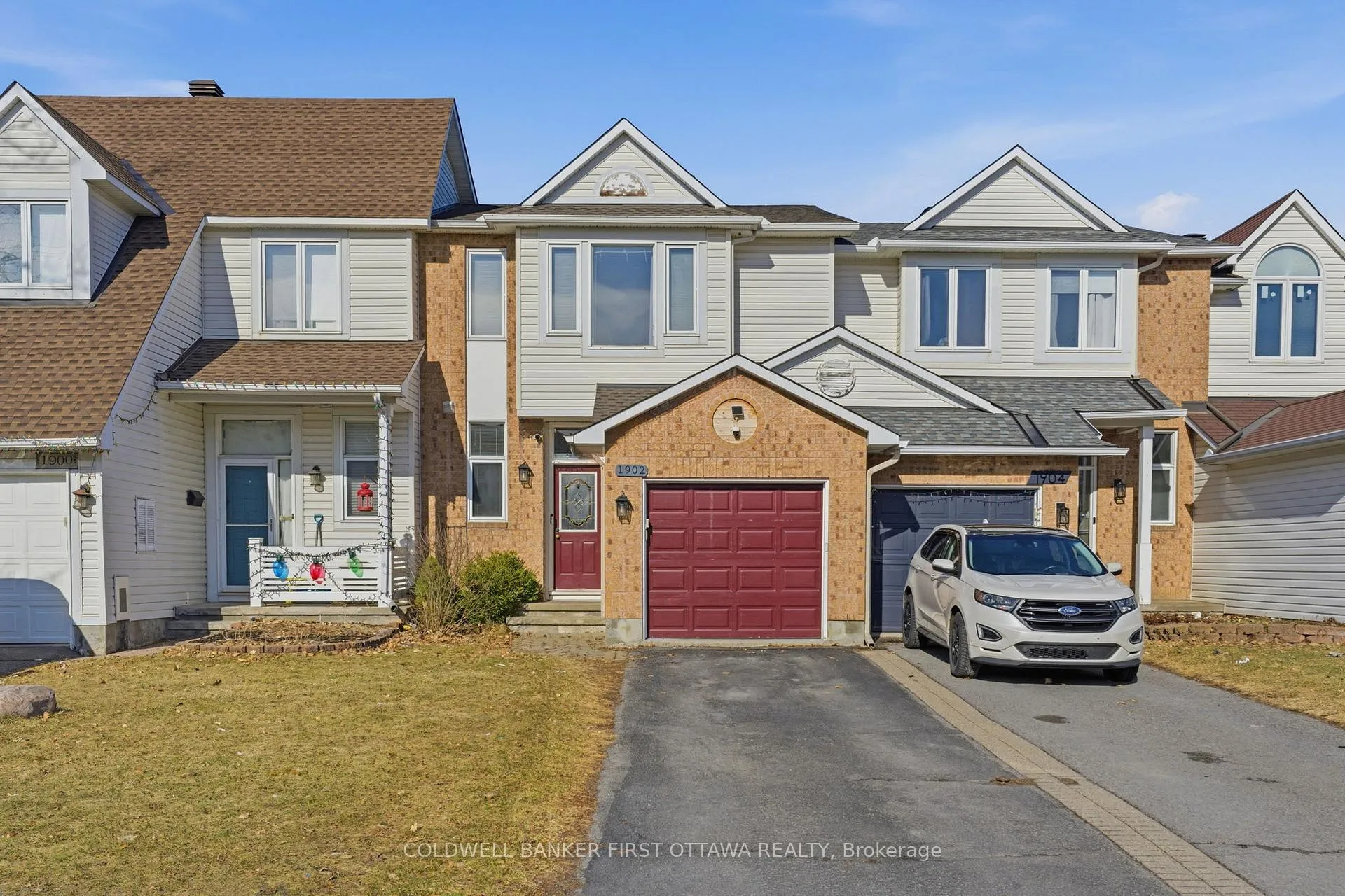 Photo 1 of 1902 Hennessy Crescent, Ottawa, Fallingbrook/Gardenway South — HOMEH