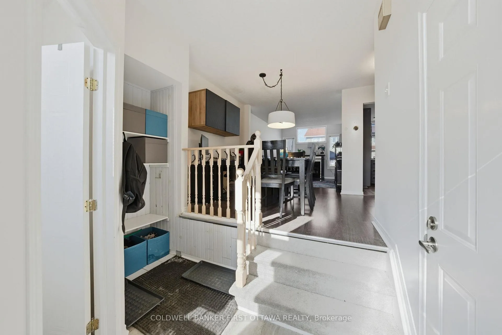 Photo 5 of 1902 Hennessy Crescent, Ottawa, Fallingbrook/Gardenway South — HOMEH