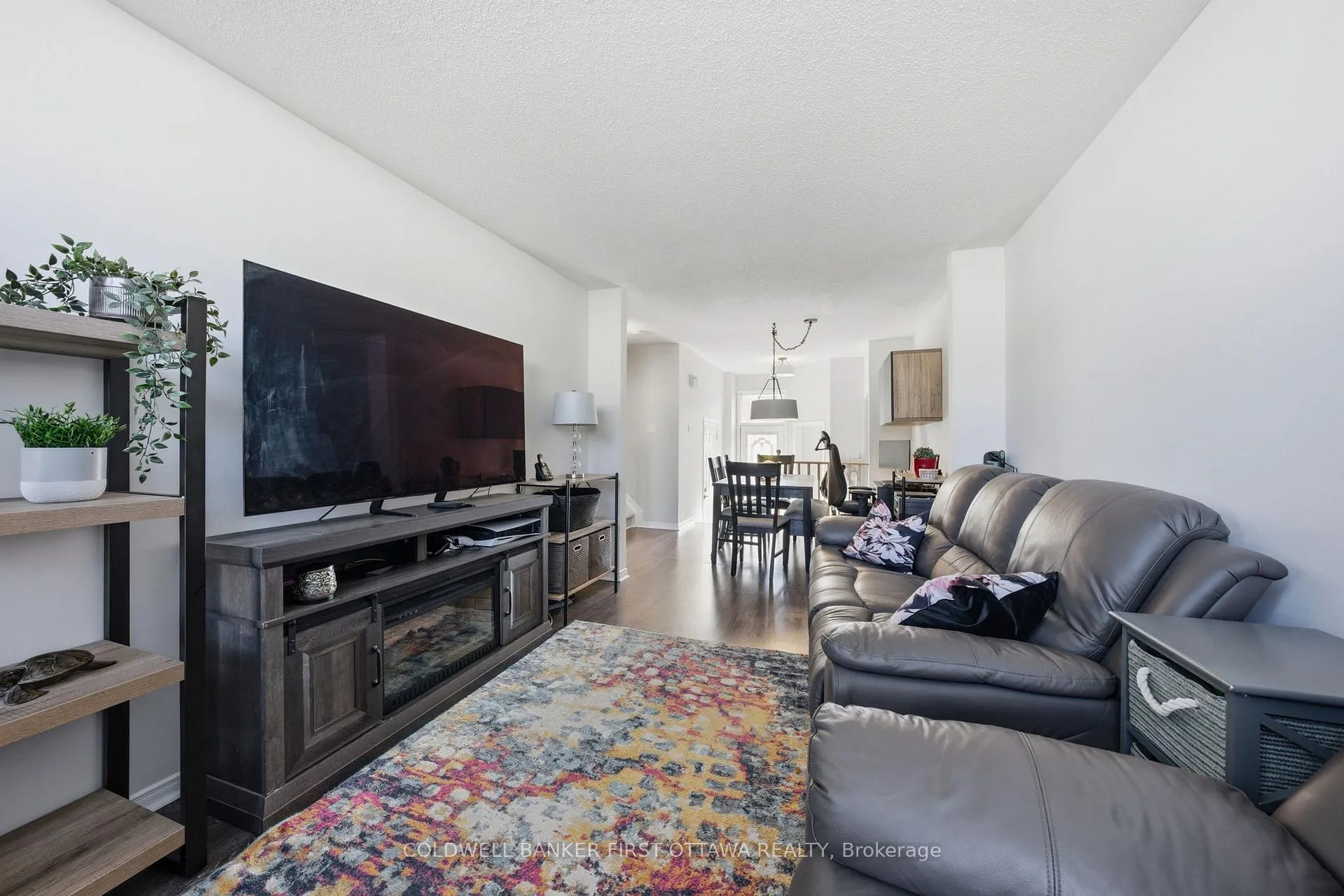 Photo 9 of 1902 Hennessy Crescent, Ottawa, Fallingbrook/Gardenway South — HOMEH