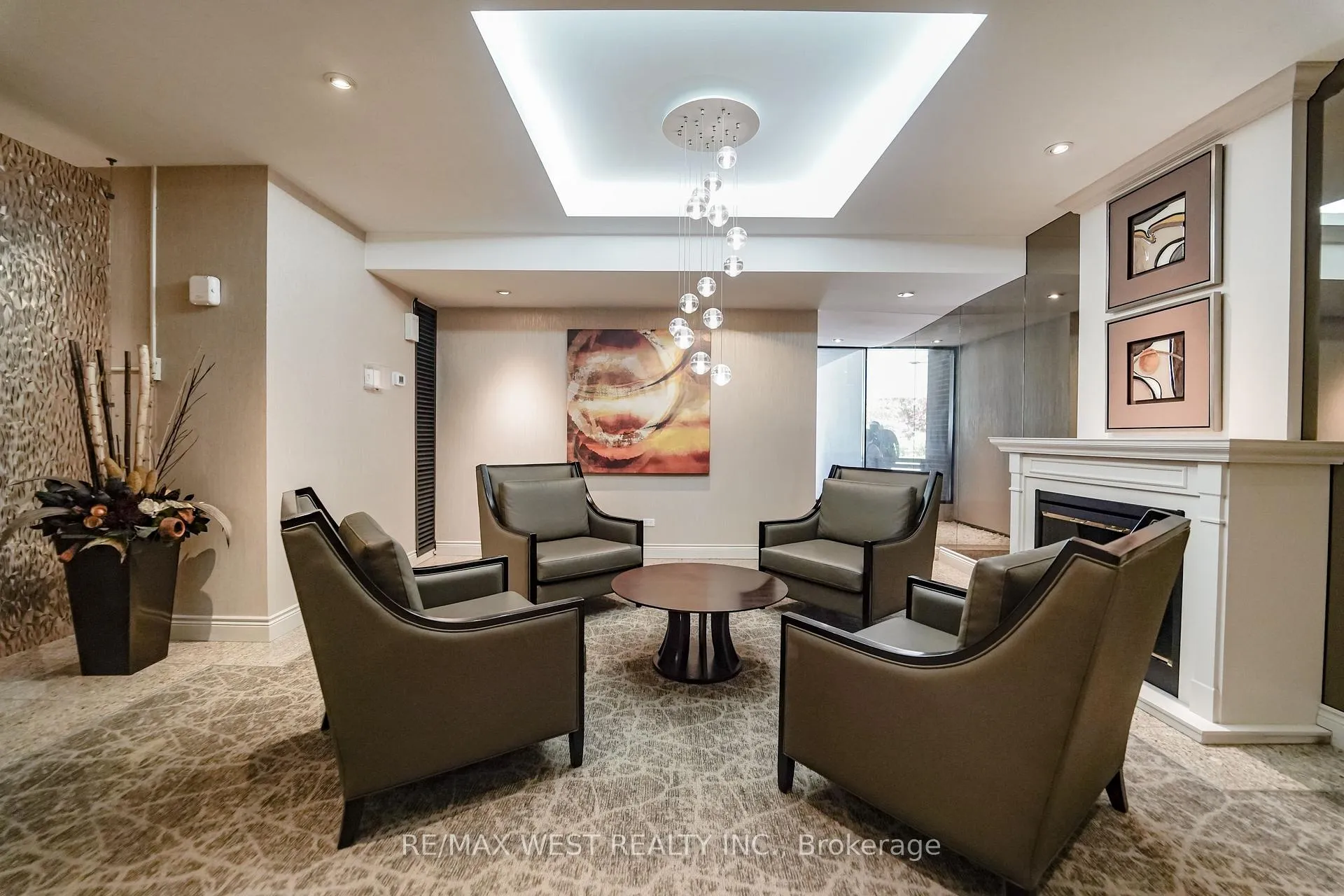 Photo 2 of Unit 1209, 260 Scarlett Road, Toronto, Rockcliffe-Smythe — HOMEH