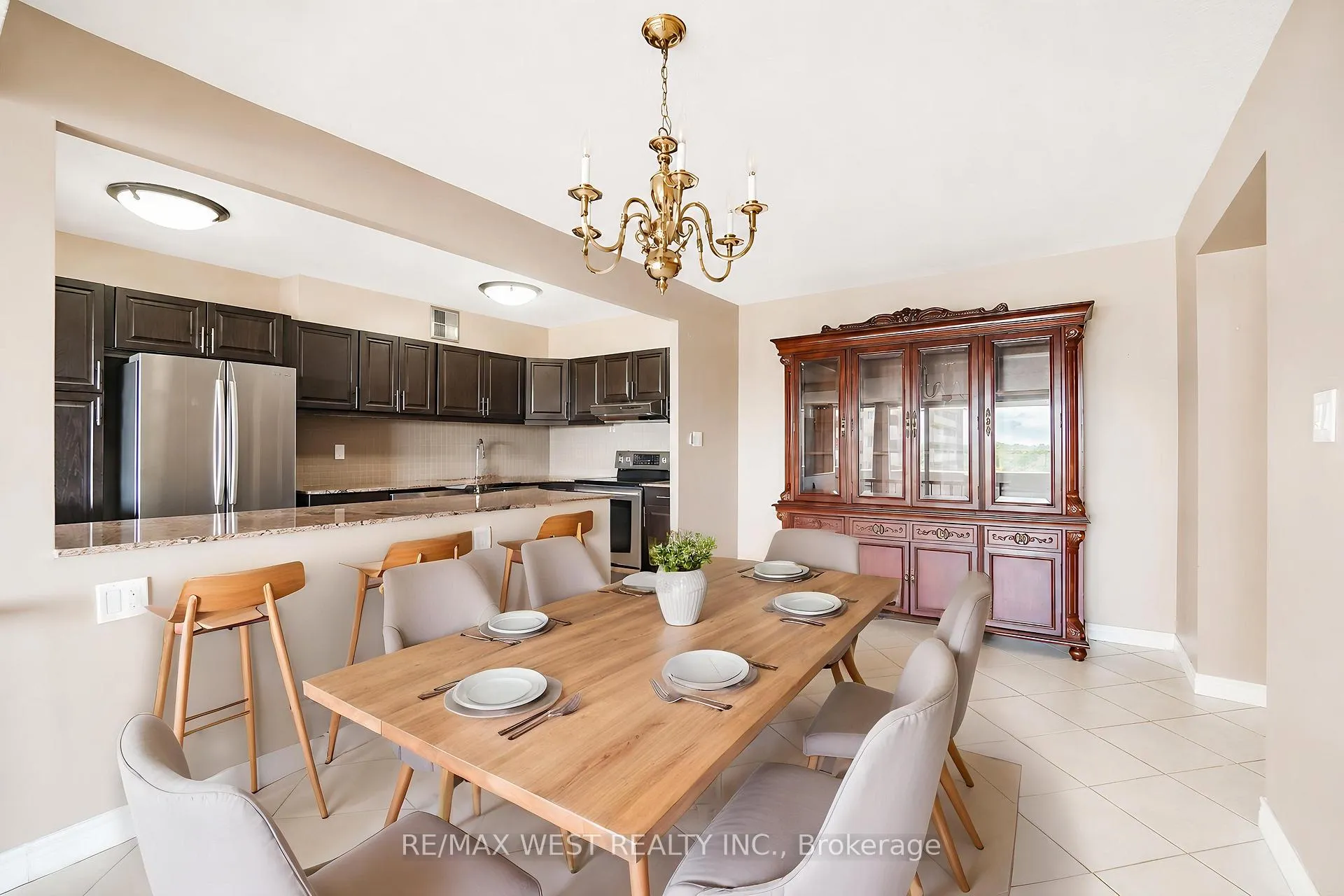 Photo 3 of Unit 1209, 260 Scarlett Road, Toronto, Rockcliffe-Smythe — HOMEH