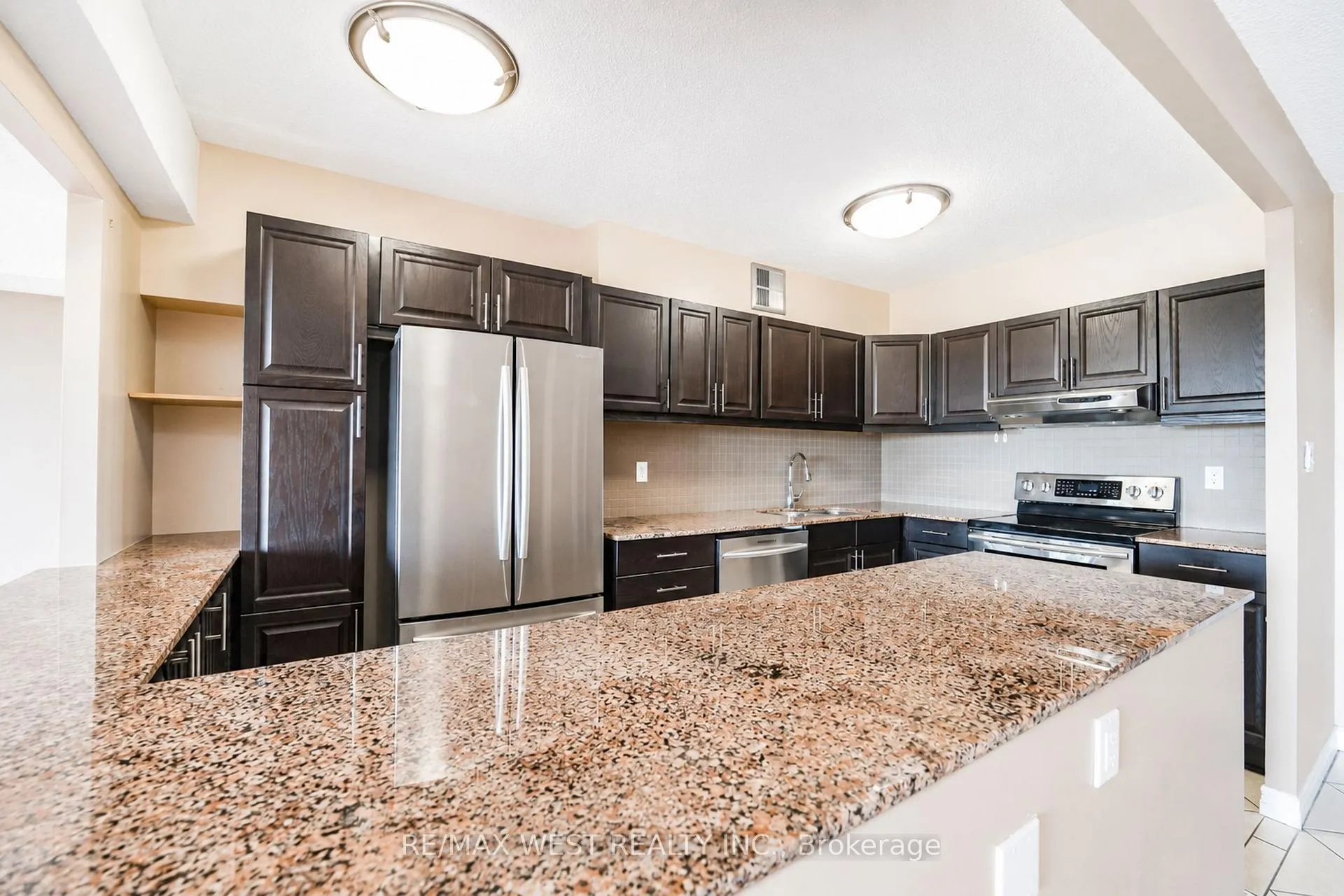 Photo 4 of Unit 1209, 260 Scarlett Road, Toronto, Rockcliffe-Smythe — HOMEH