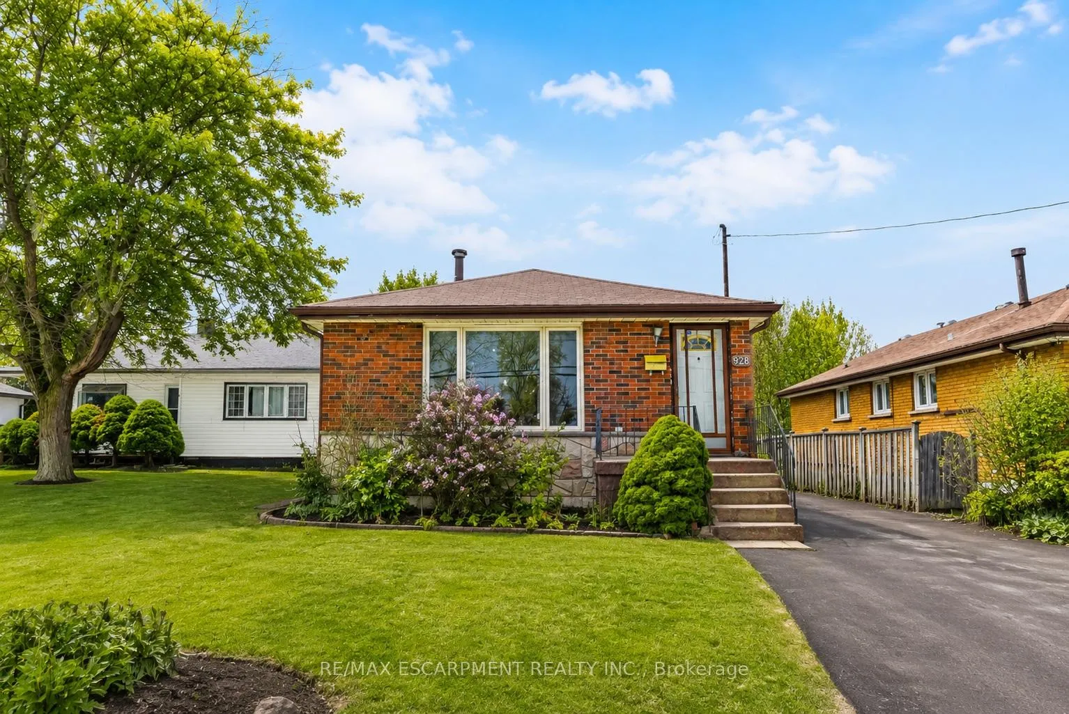 Photo 1 of 928 Upper Gage Avenue, Hamilton, Berrisfield — HOMEH