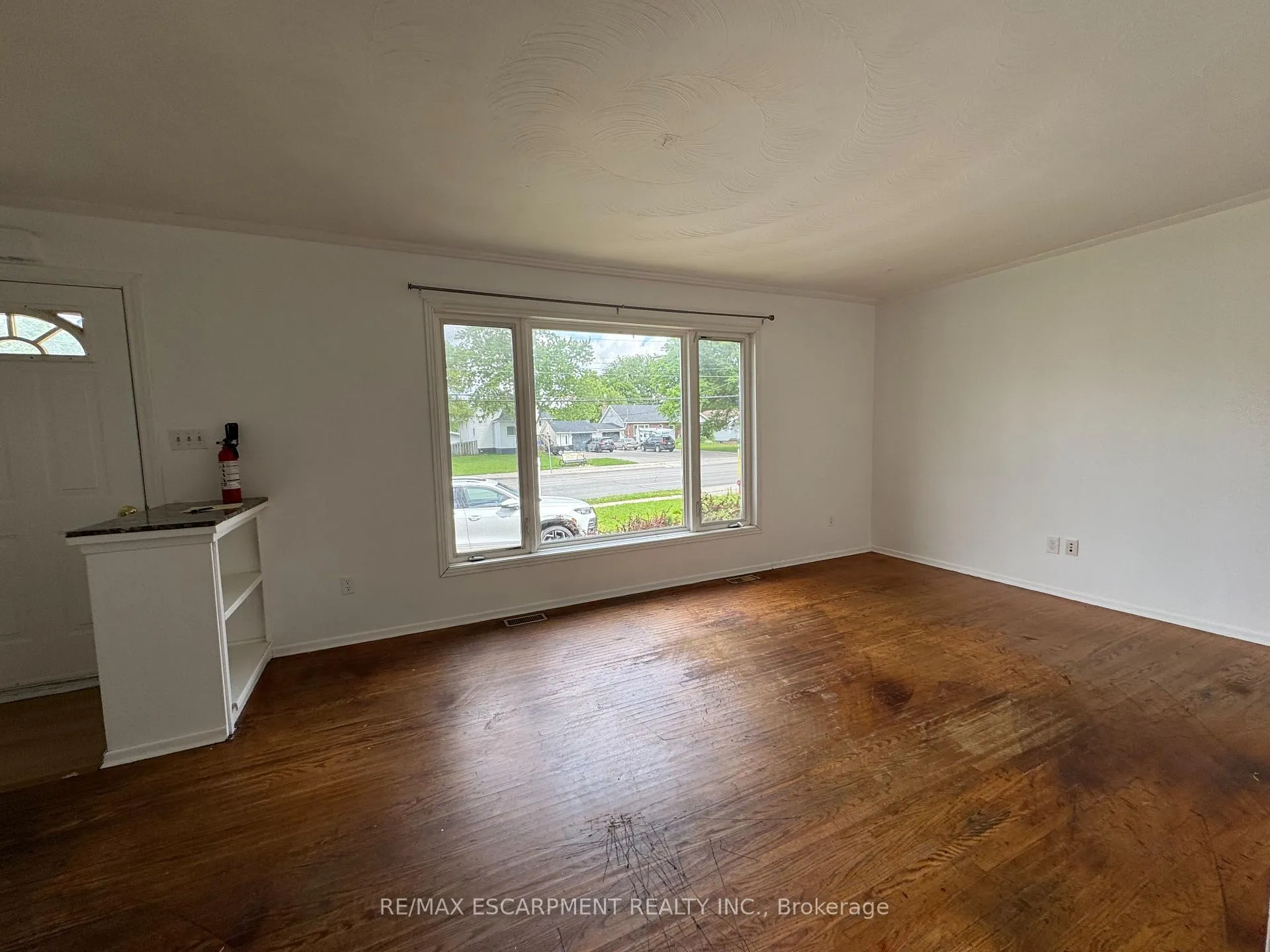 Photo 2 of 928 Upper Gage Avenue, Hamilton, Berrisfield — HOMEH