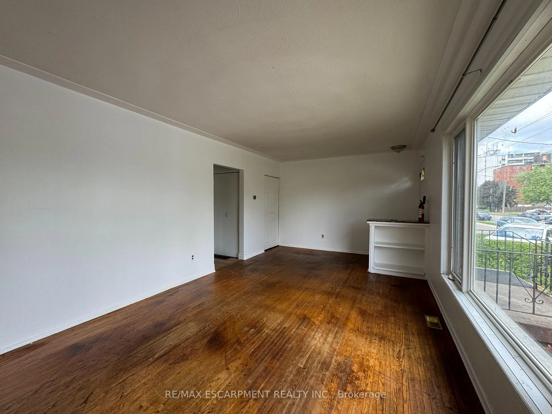 Photo 3 of 928 Upper Gage Avenue, Hamilton, Berrisfield — HOMEH