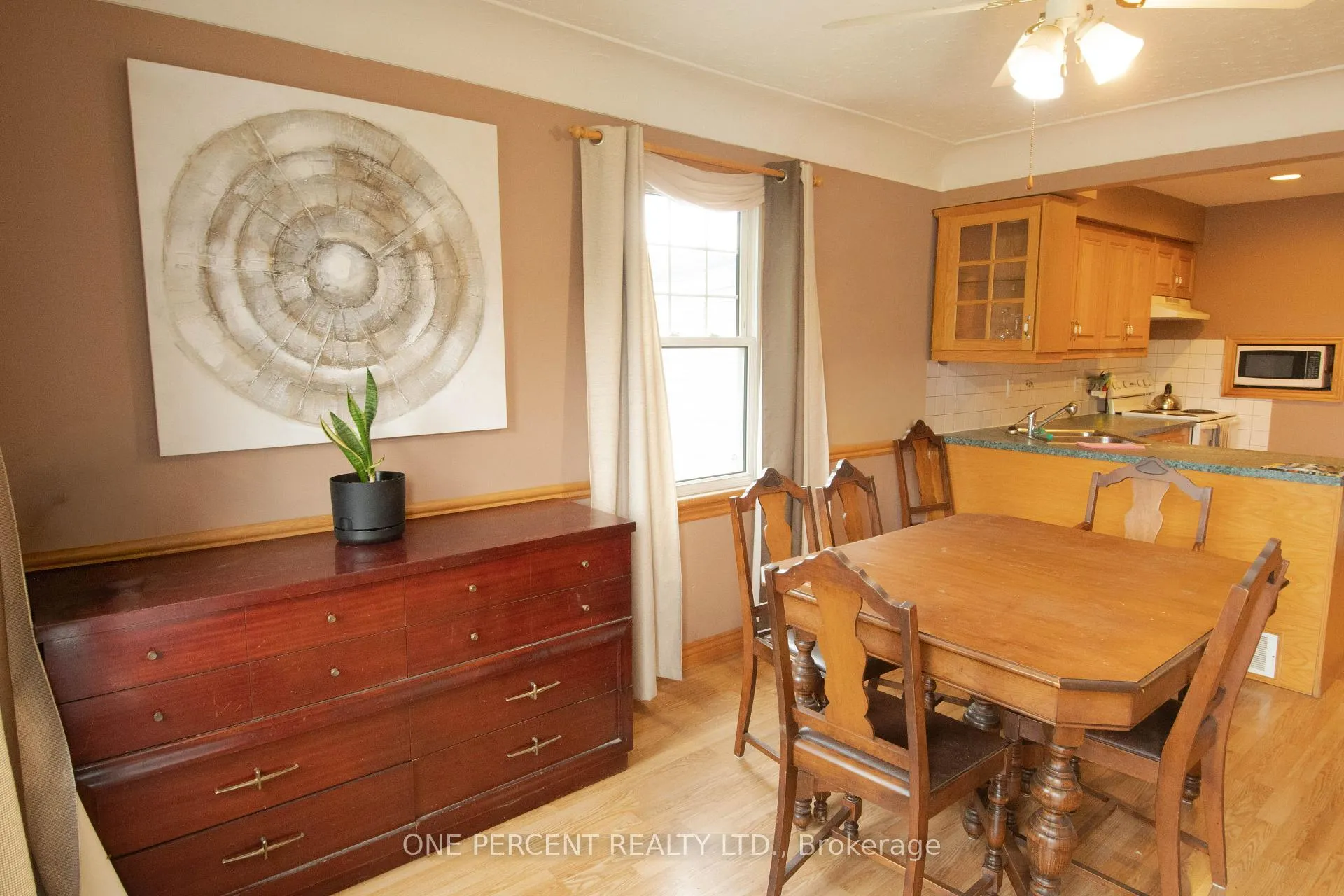 Photo 4 of 477 Upper Gage Avenue, Hamilton, Sunninghill — HOMEH