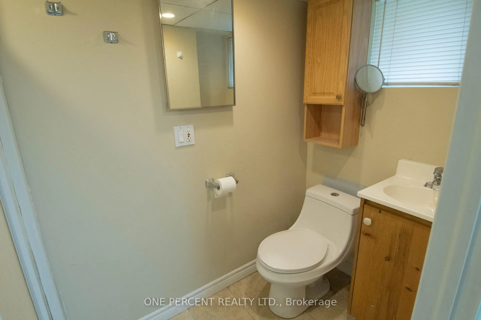 Photo 15 of 477 Upper Gage Avenue, Hamilton, Sunninghill — HOMEH