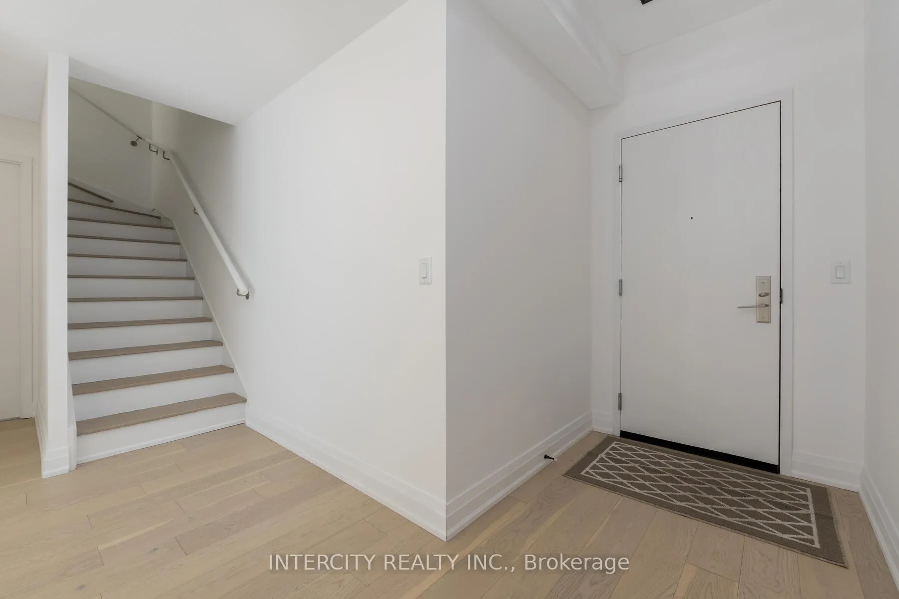 Photo 2 of Unit Lph32, 21 Nelson Street, Toronto, Waterfront Communities — HOMEH