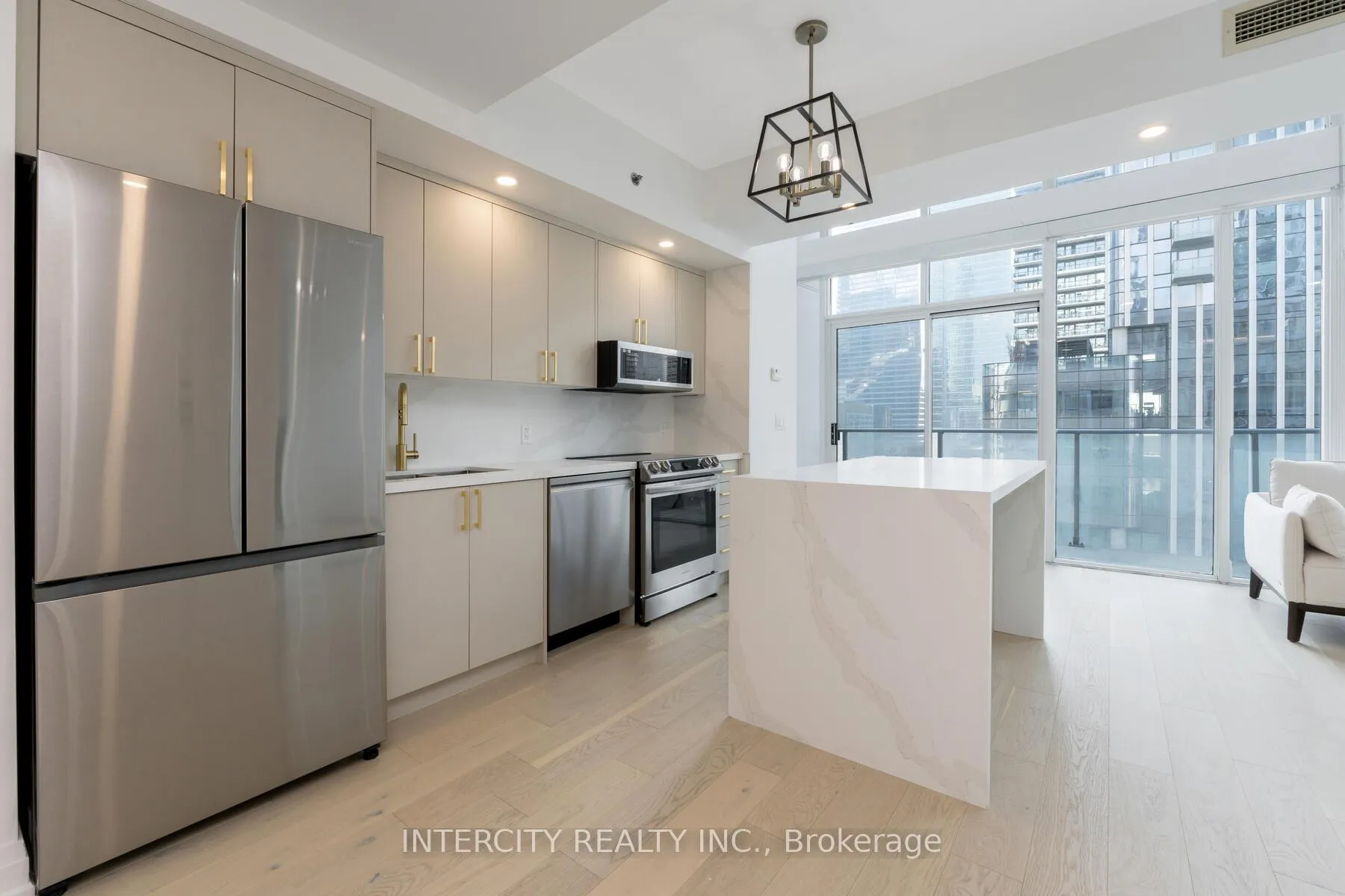 Photo 4 of Unit Lph32, 21 Nelson Street, Toronto, Waterfront Communities — HOMEH