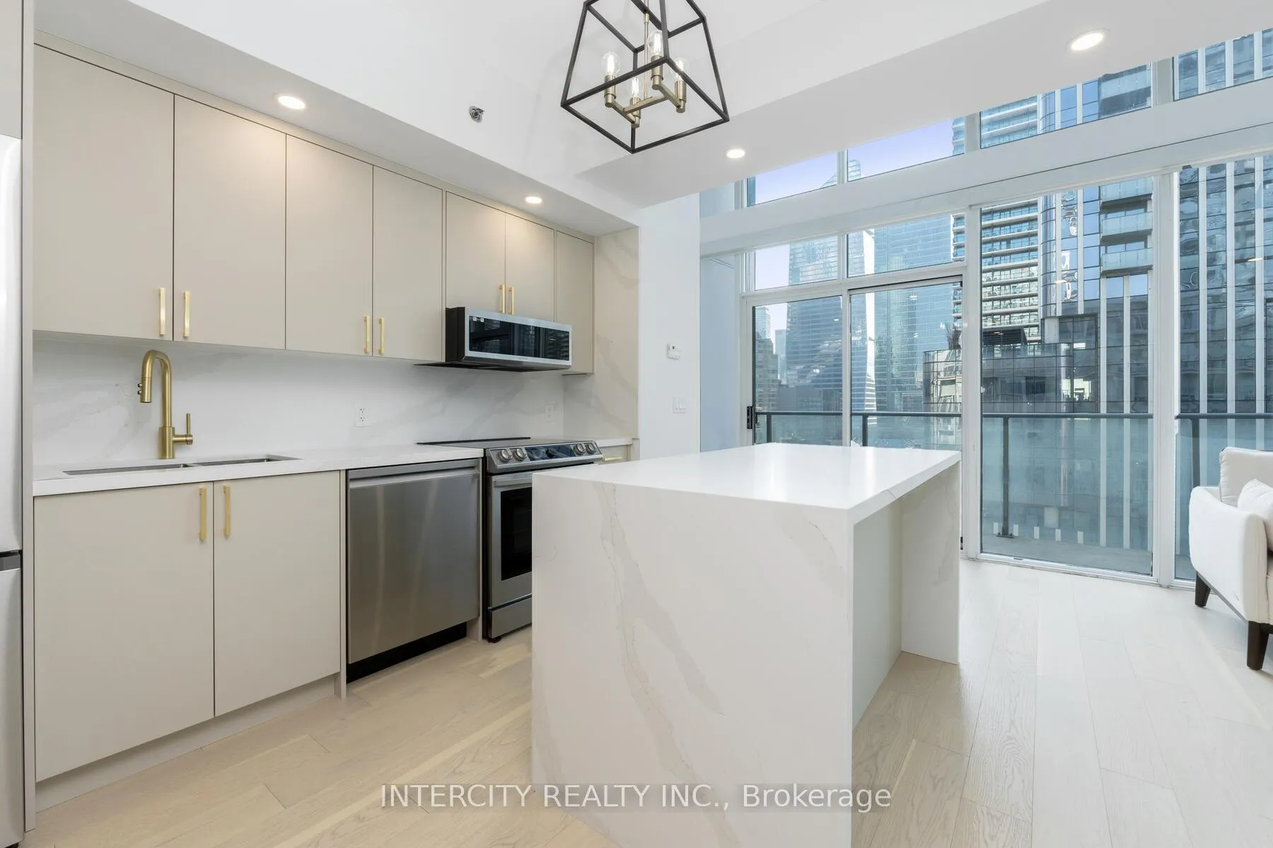 Photo 5 of Unit Lph32, 21 Nelson Street, Toronto, Waterfront Communities — HOMEH