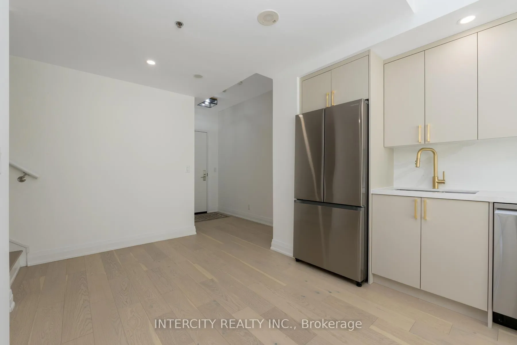 Photo 6 of Unit Lph32, 21 Nelson Street, Toronto, Waterfront Communities — HOMEH
