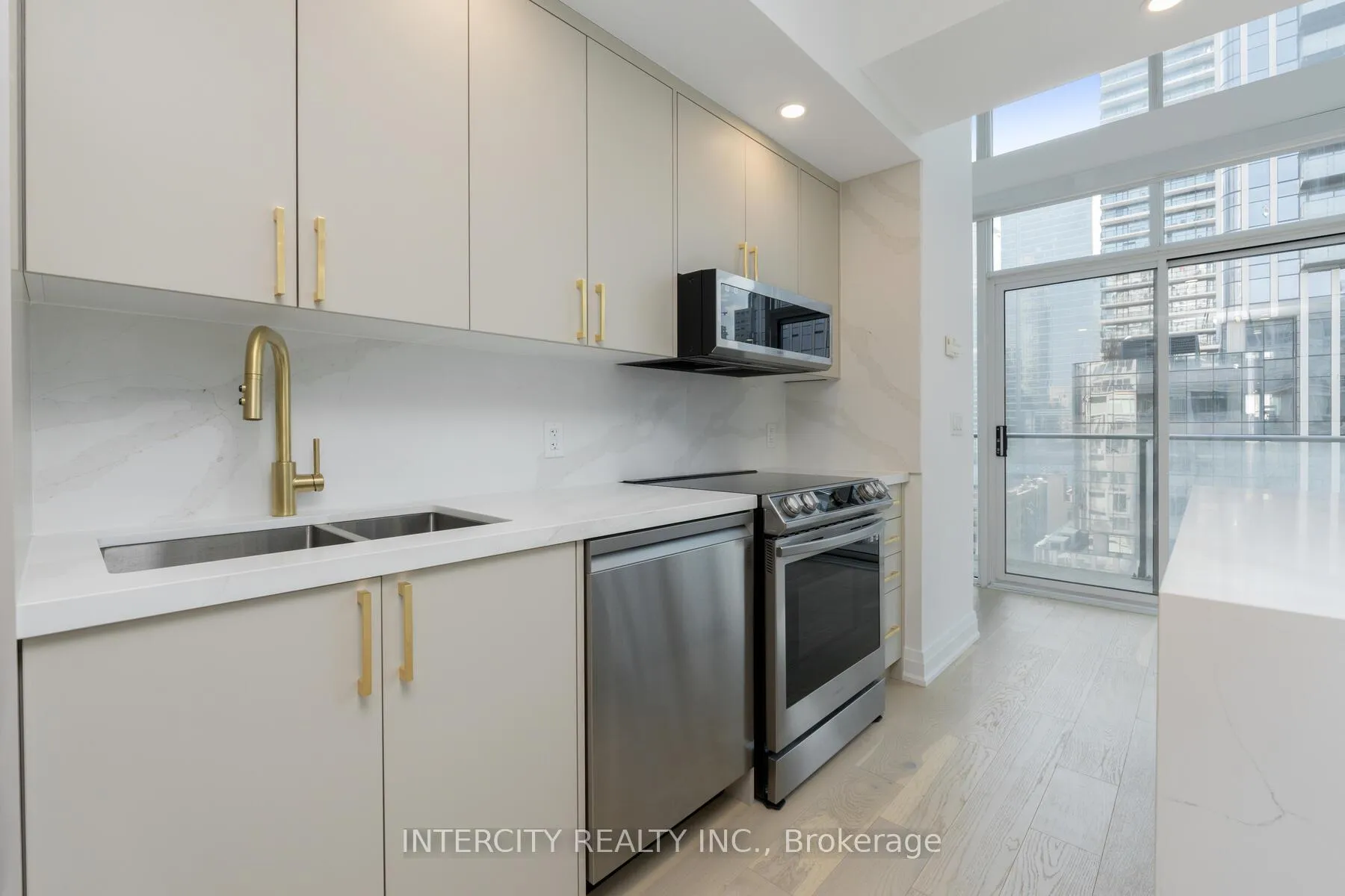 Photo 8 of Unit Lph32, 21 Nelson Street, Toronto, Waterfront Communities — HOMEH