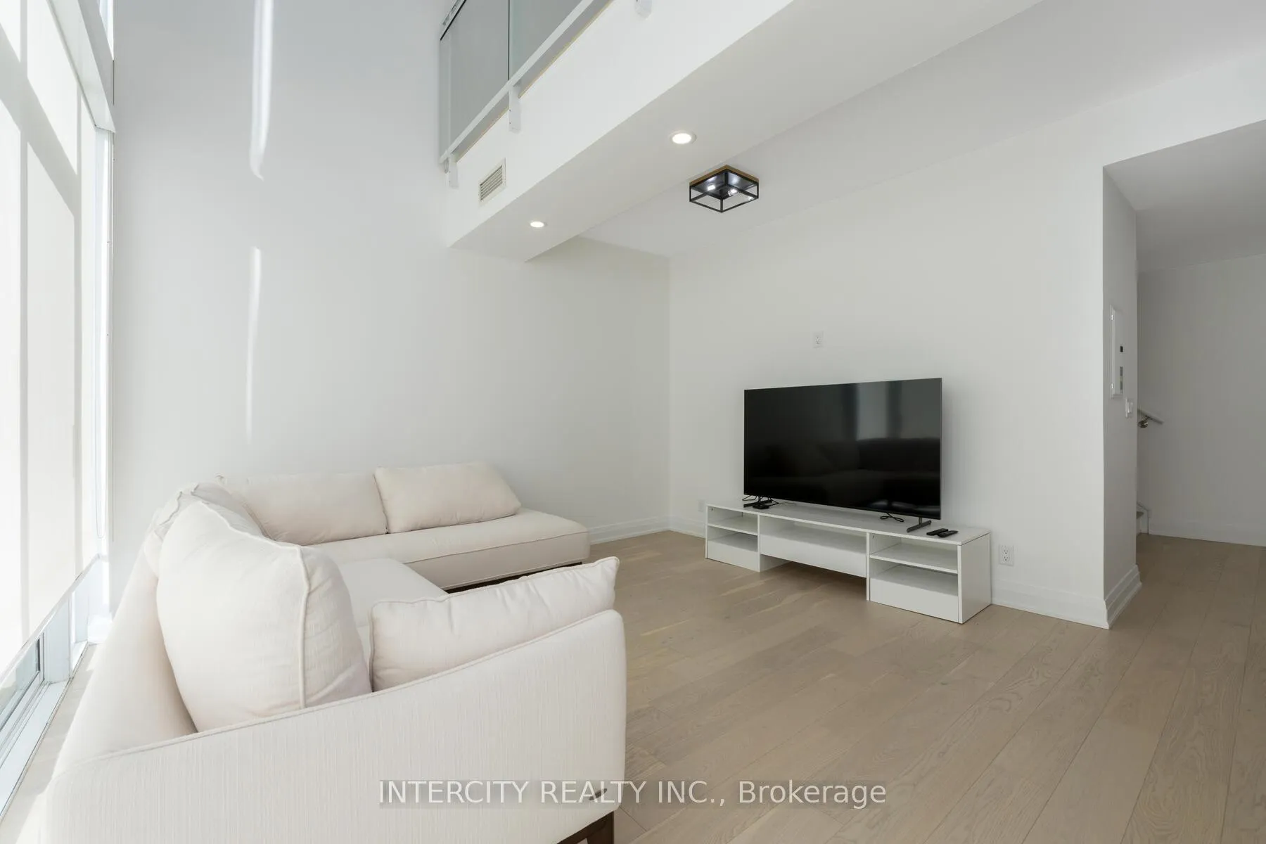Photo 13 of Unit Lph32, 21 Nelson Street, Toronto, Waterfront Communities — HOMEH