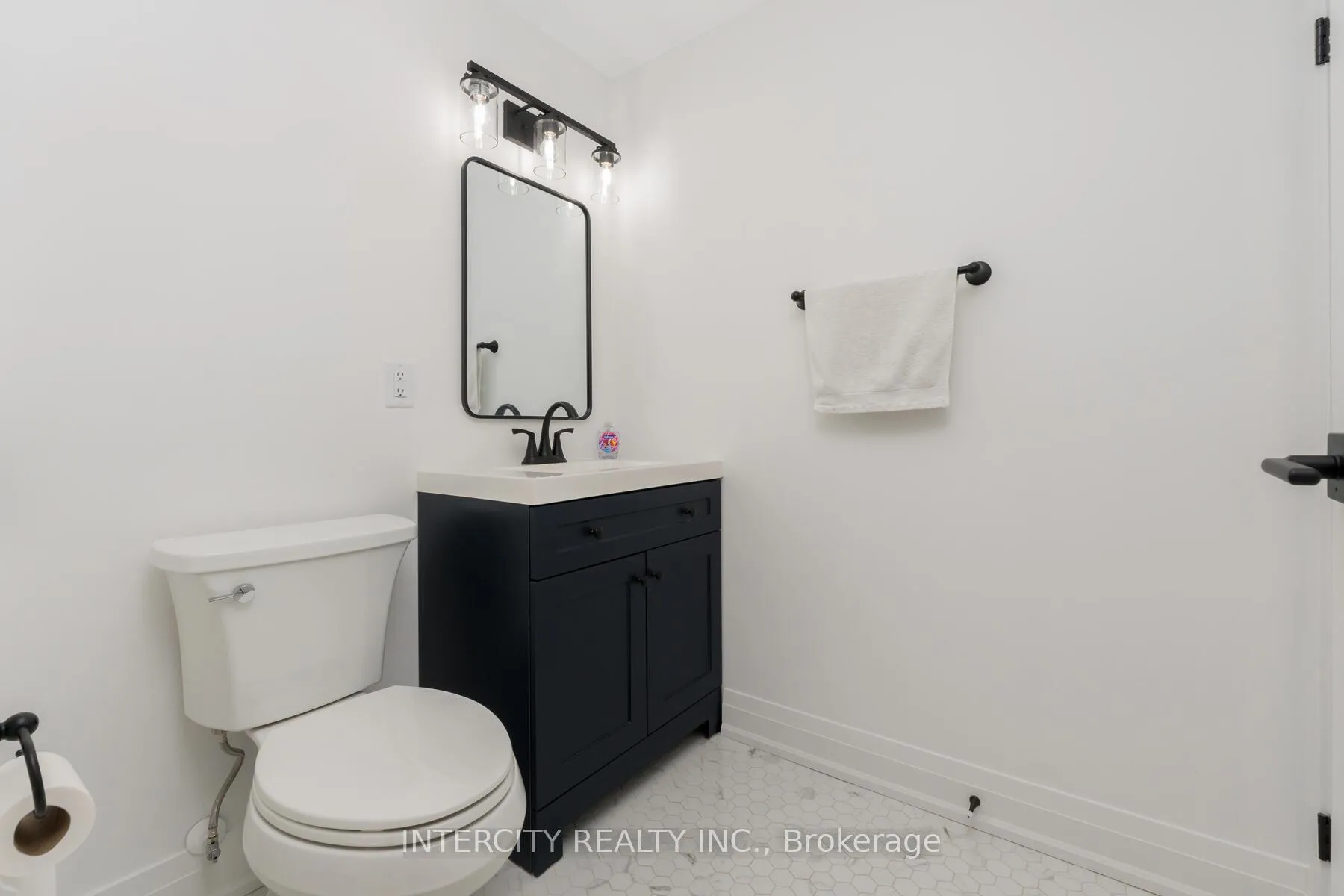 Photo 16 of Unit Lph32, 21 Nelson Street, Toronto, Waterfront Communities — HOMEH