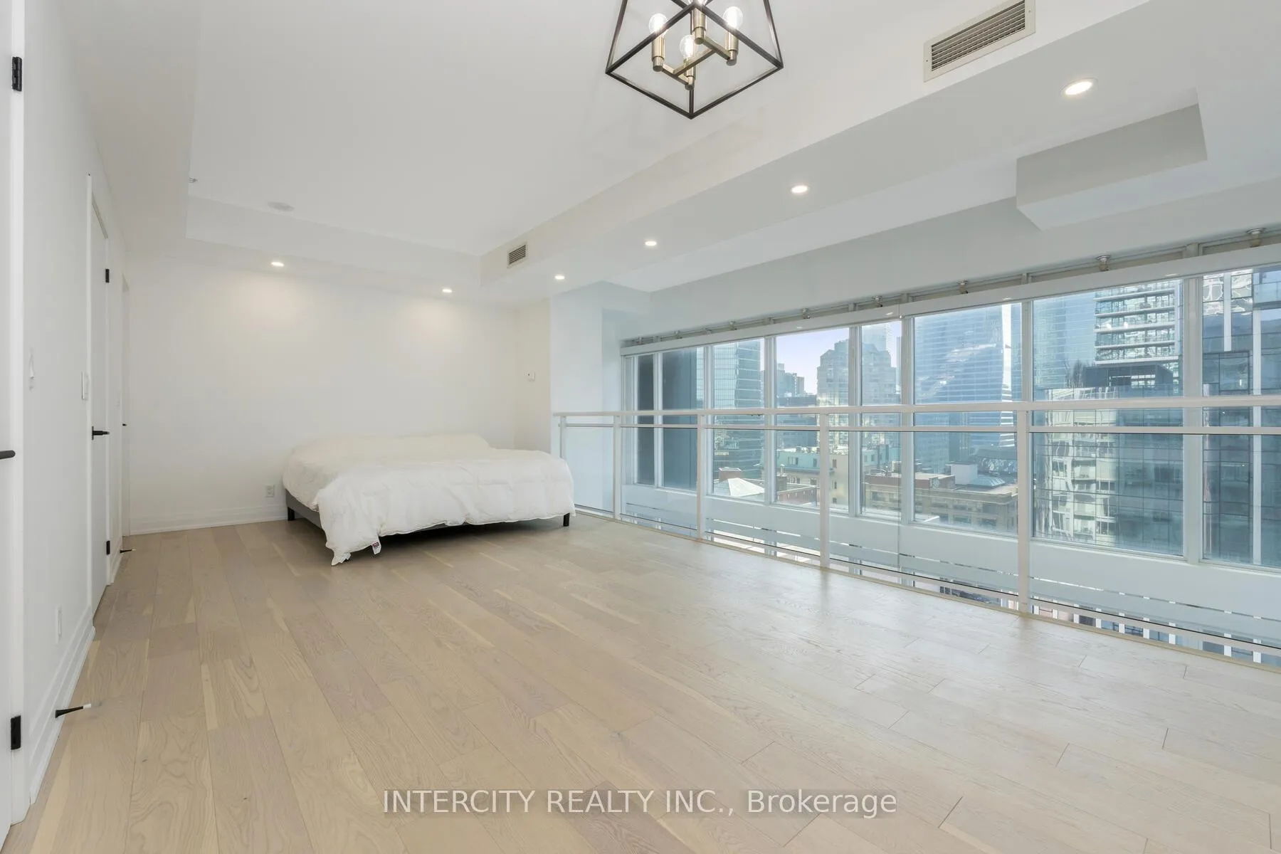 Photo 18 of Unit Lph32, 21 Nelson Street, Toronto, Waterfront Communities — HOMEH