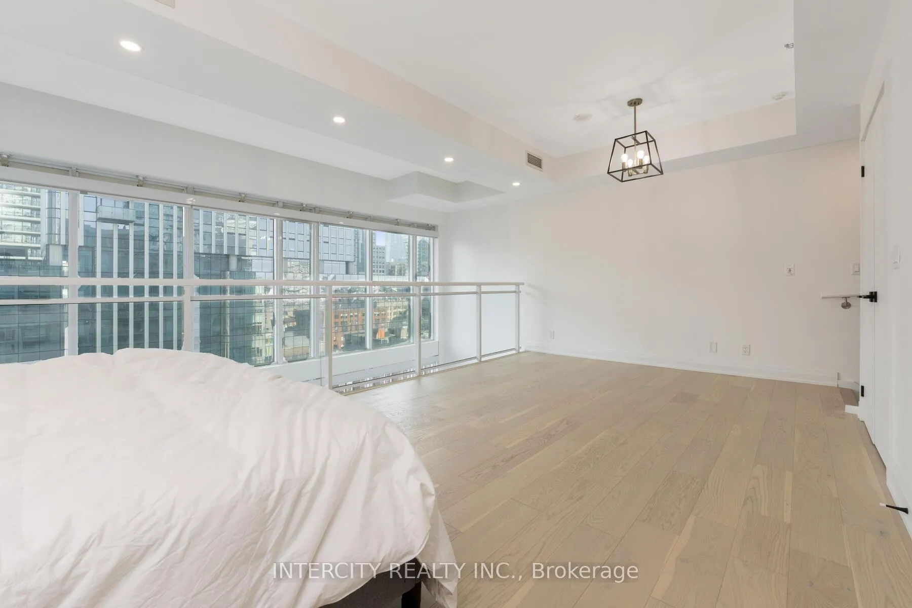 Photo 23 of Unit Lph32, 21 Nelson Street, Toronto, Waterfront Communities — HOMEH