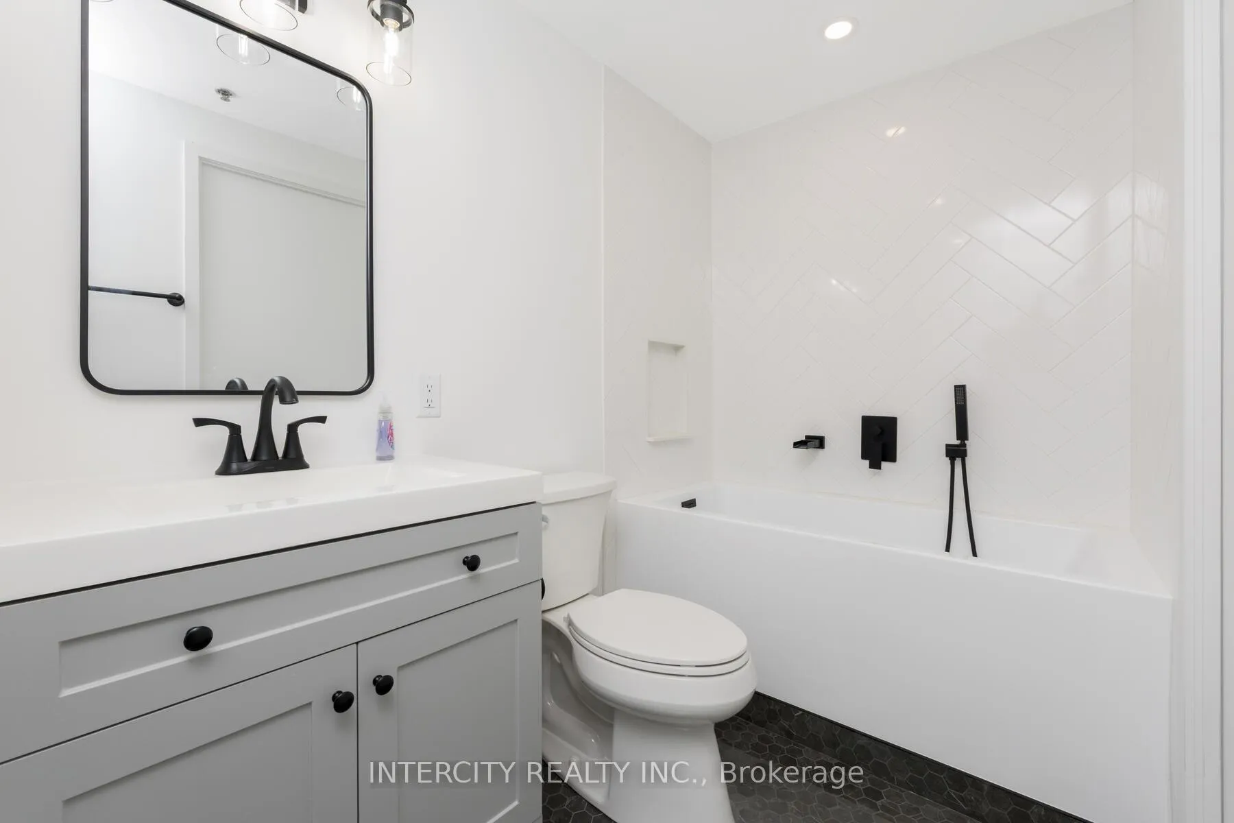 Photo 25 of Unit Lph32, 21 Nelson Street, Toronto, Waterfront Communities — HOMEH
