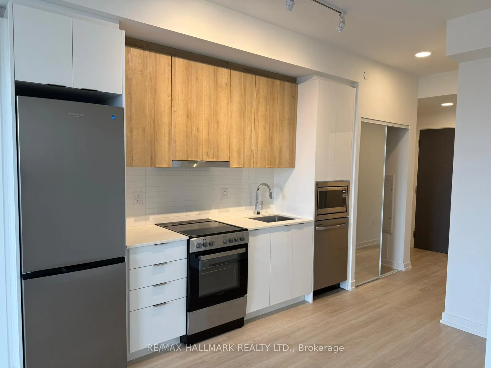 Photo 4 of Unit 311, 9751 Markham Road, Markham, Greensborough — HOMEH