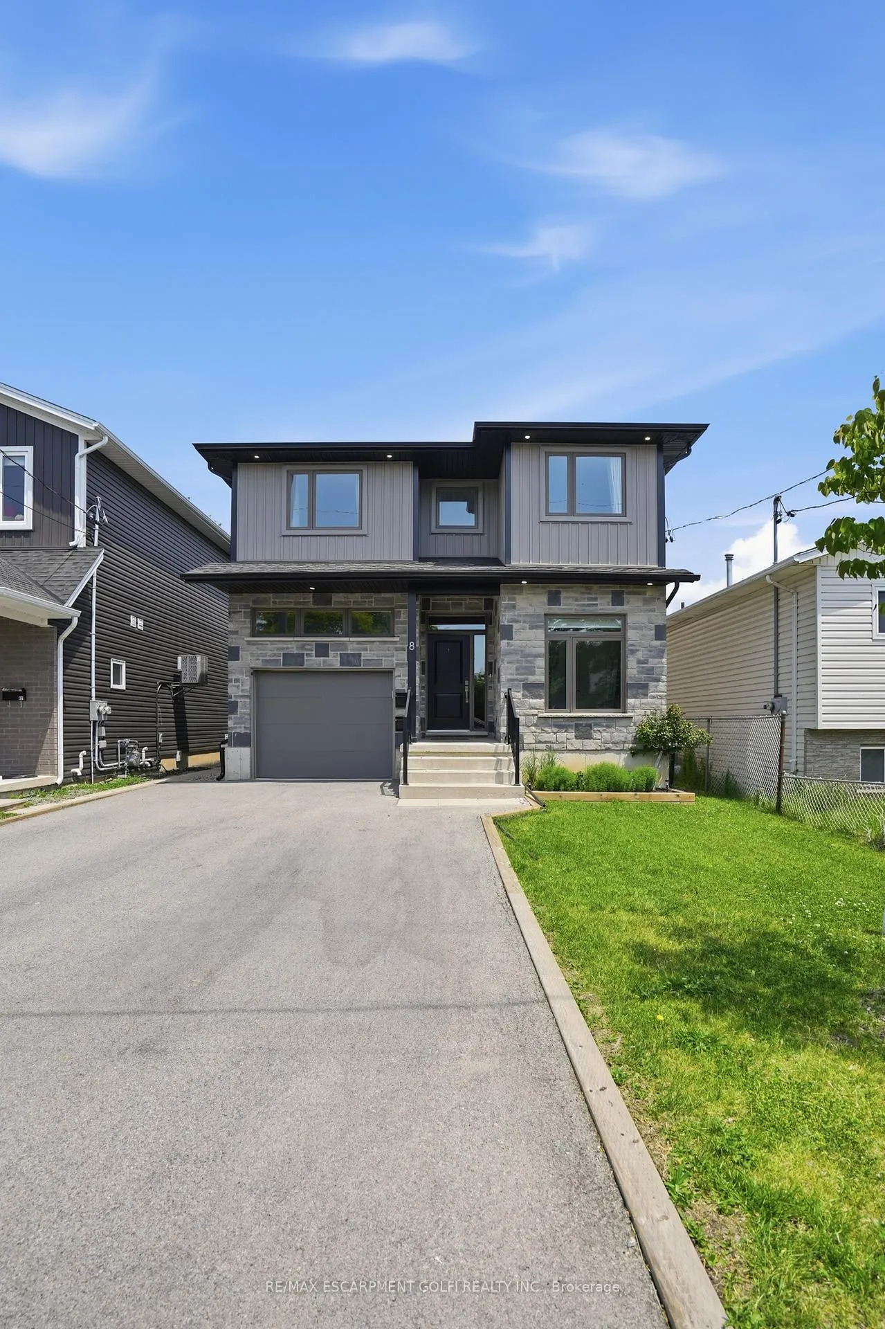 Front of 8 Nash Street