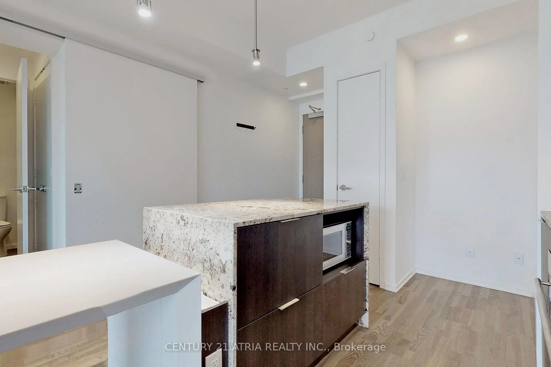 Photo 4 of Unit 3912, 1 Bloor Street E, Toronto, Church-Yonge Corridor — HOMEH