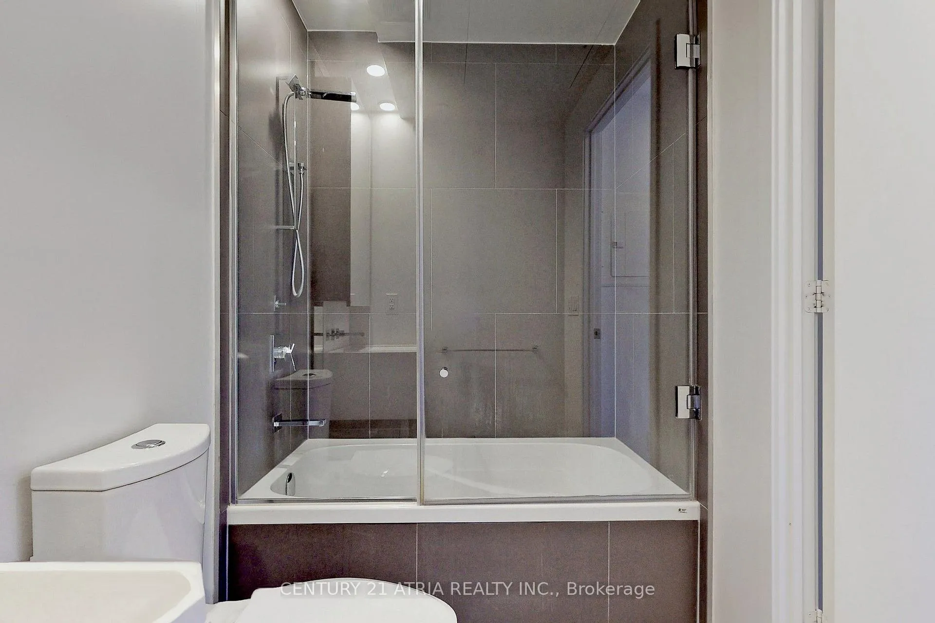 Photo 7 of Unit 3912, 1 Bloor Street E, Toronto, Church-Yonge Corridor — HOMEH