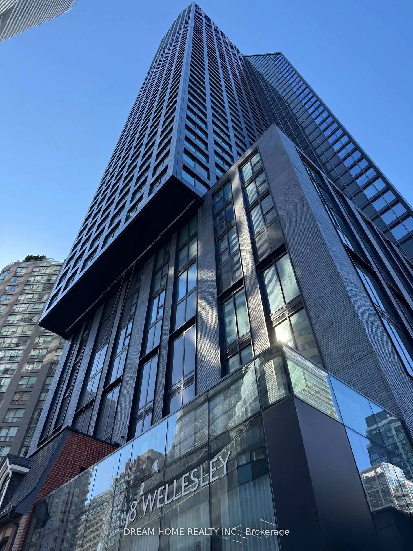 Front of Unit 4907, 8 Wellesley Street W