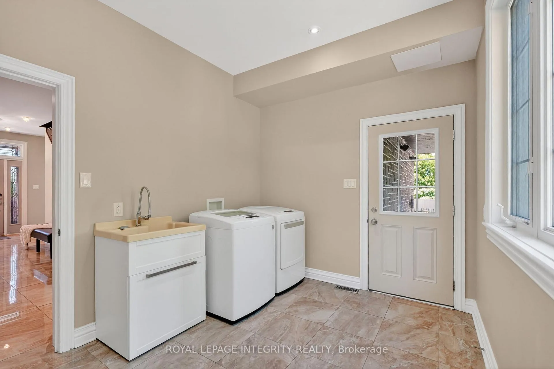 Photo 6 of 2754 Eagleson Road, Ottawa, Btwn Franktown Rd. & Fallowfield Rd. — HOMEH