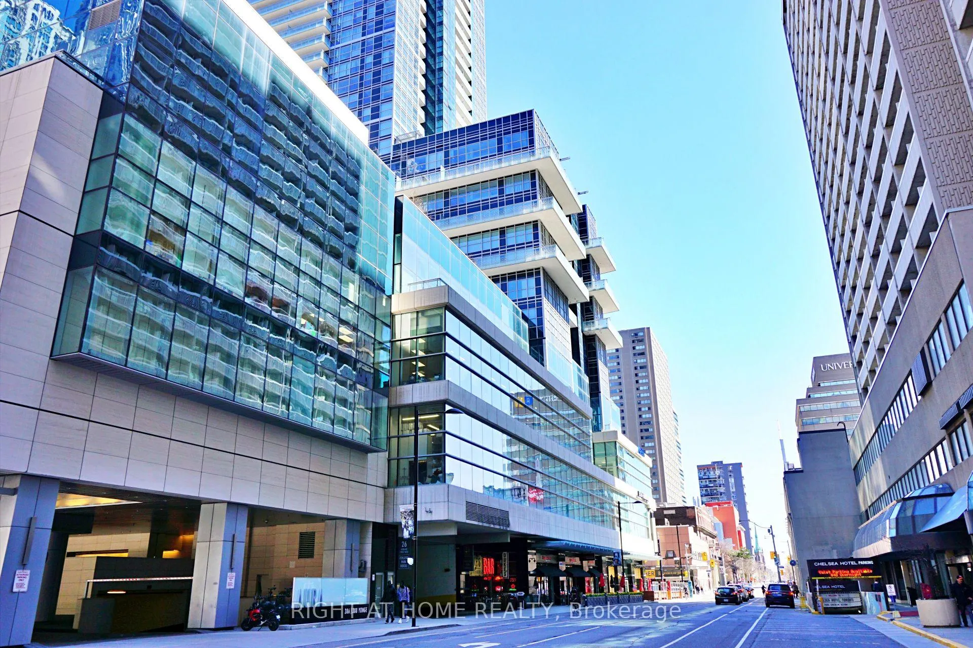 Photo 4 of Unit 4207, 386 Yonge Street, Toronto, Bay Street Corridor — HOMEH