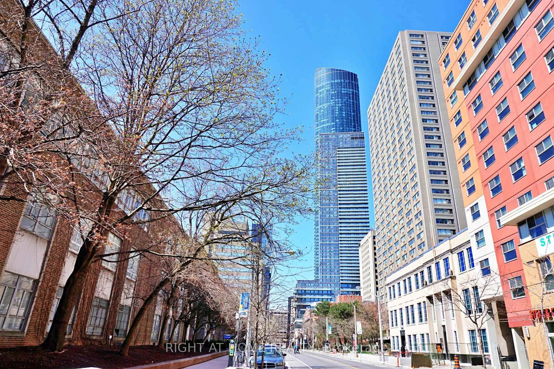 Photo 6 of Unit 4207, 386 Yonge Street, Toronto, Bay Street Corridor — HOMEH