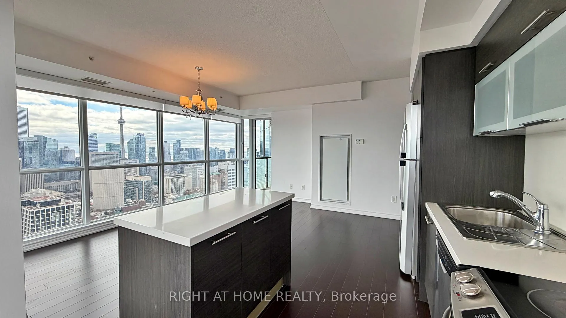 Photo 15 of Unit 4207, 386 Yonge Street, Toronto, Bay Street Corridor — HOMEH