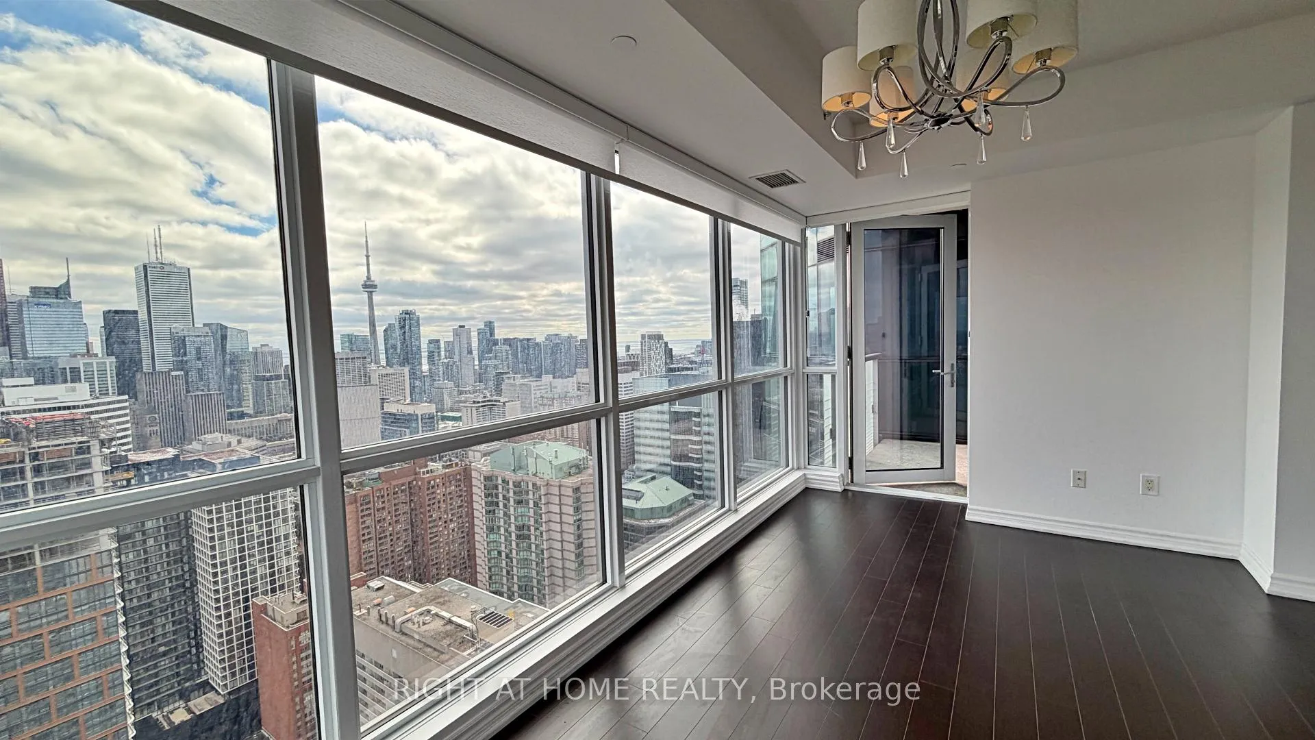 Photo 16 of Unit 4207, 386 Yonge Street, Toronto, Bay Street Corridor — HOMEH