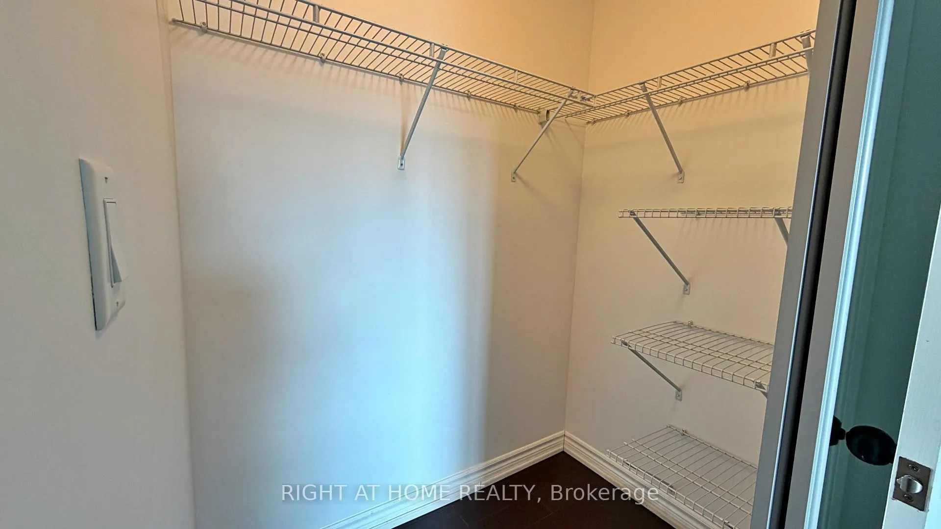Photo 20 of Unit 4207, 386 Yonge Street, Toronto, Bay Street Corridor — HOMEH