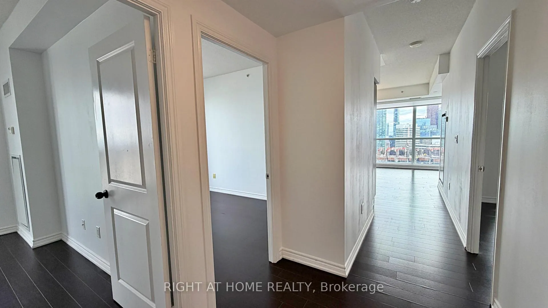 Photo 28 of Unit 4207, 386 Yonge Street, Toronto, Bay Street Corridor — HOMEH