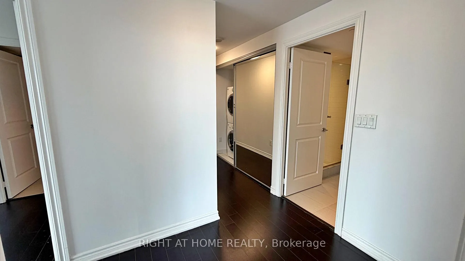 Photo 37 of Unit 4207, 386 Yonge Street, Toronto, Bay Street Corridor — HOMEH