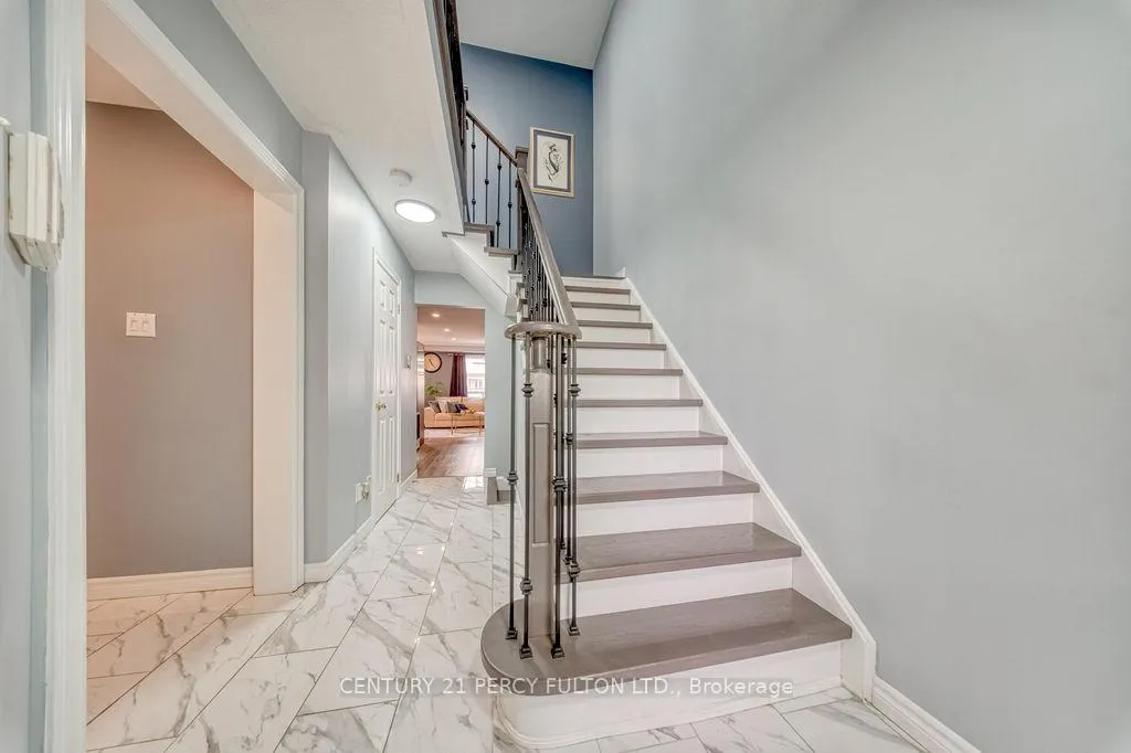 Photo 6 of 102 Clover Bloom Road, Brampton, Sandringham-Wellington — HOMEH