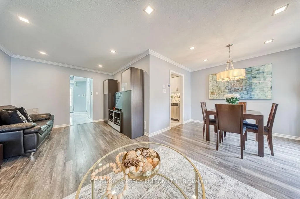 Photo 11 of 102 Clover Bloom Road, Brampton, Sandringham-Wellington — HOMEH