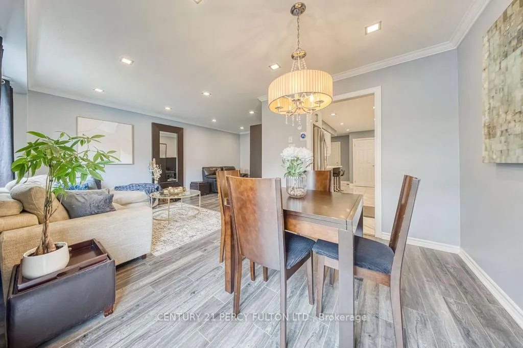 Photo 13 of 102 Clover Bloom Road, Brampton, Sandringham-Wellington — HOMEH