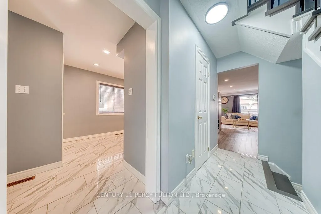 Photo 18 of 102 Clover Bloom Road, Brampton, Sandringham-Wellington — HOMEH