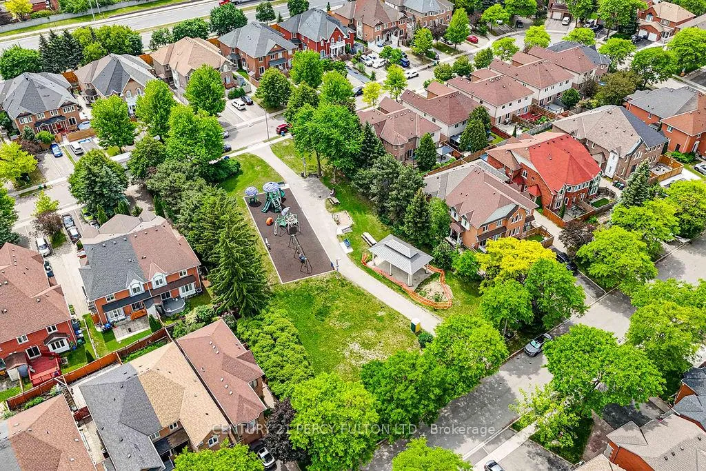 Photo 43 of 102 Clover Bloom Road, Brampton, Sandringham-Wellington — HOMEH