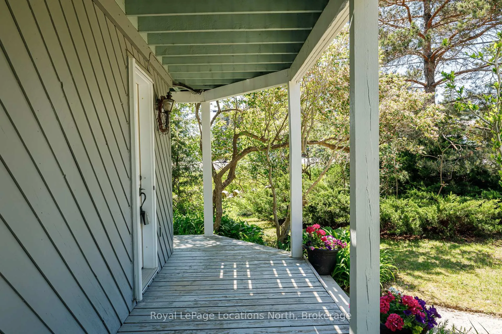 Photo 9 of 102 Fraser Crescent, Blue Mountains — HOMEH